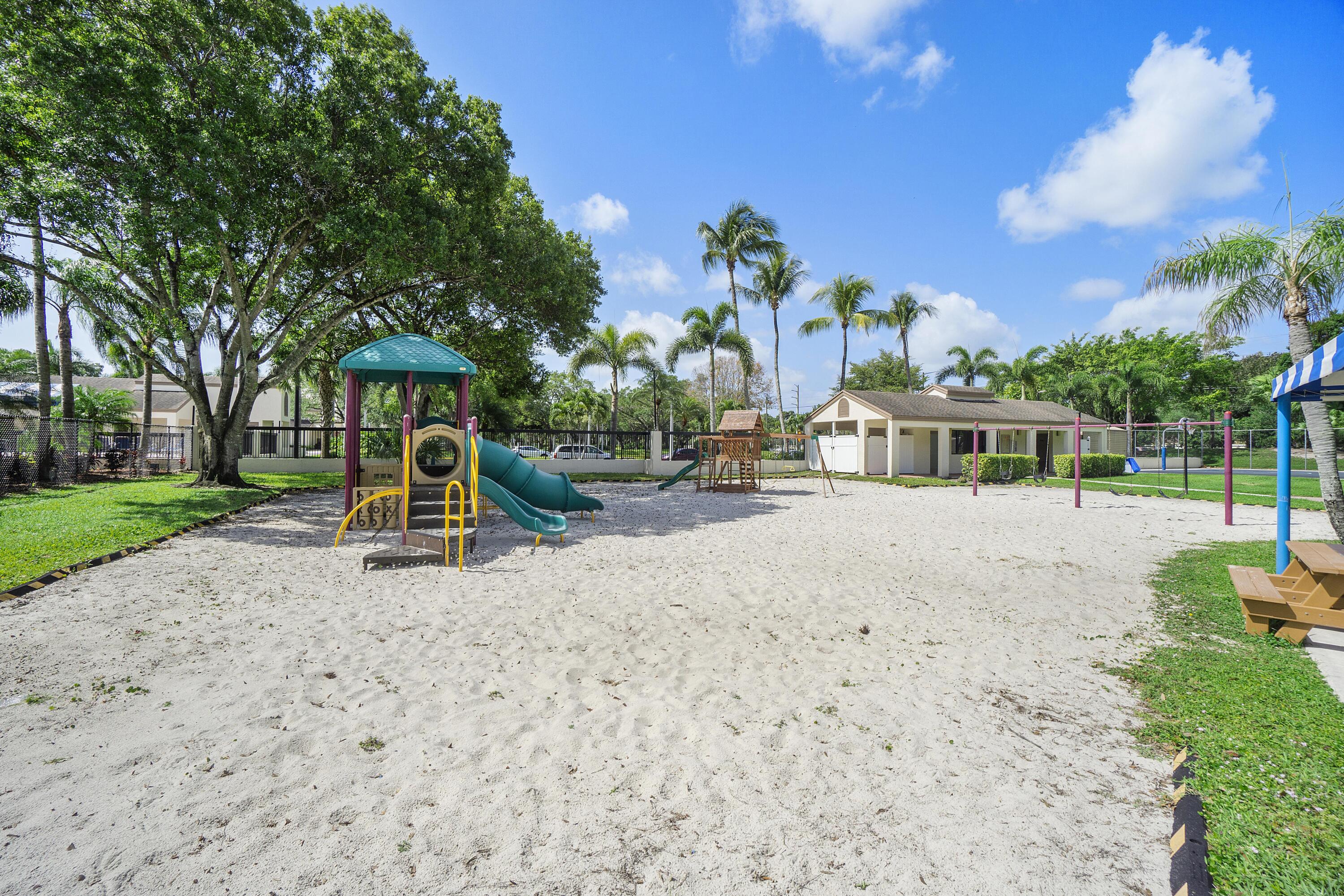 KARANDA VILLAGE V-A CONDO - Residential