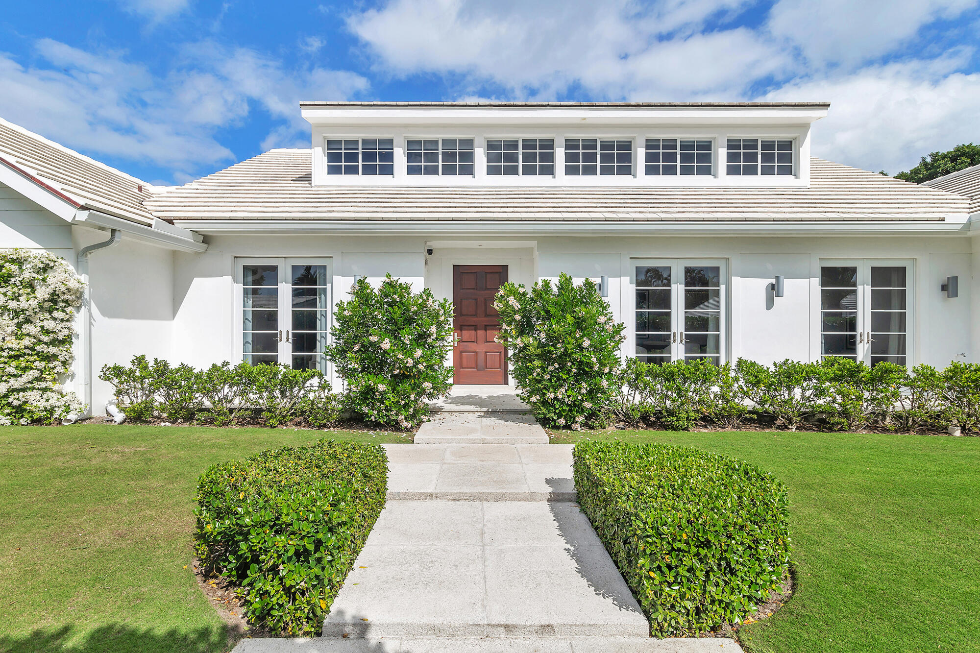 EL ENCANTO - Residential