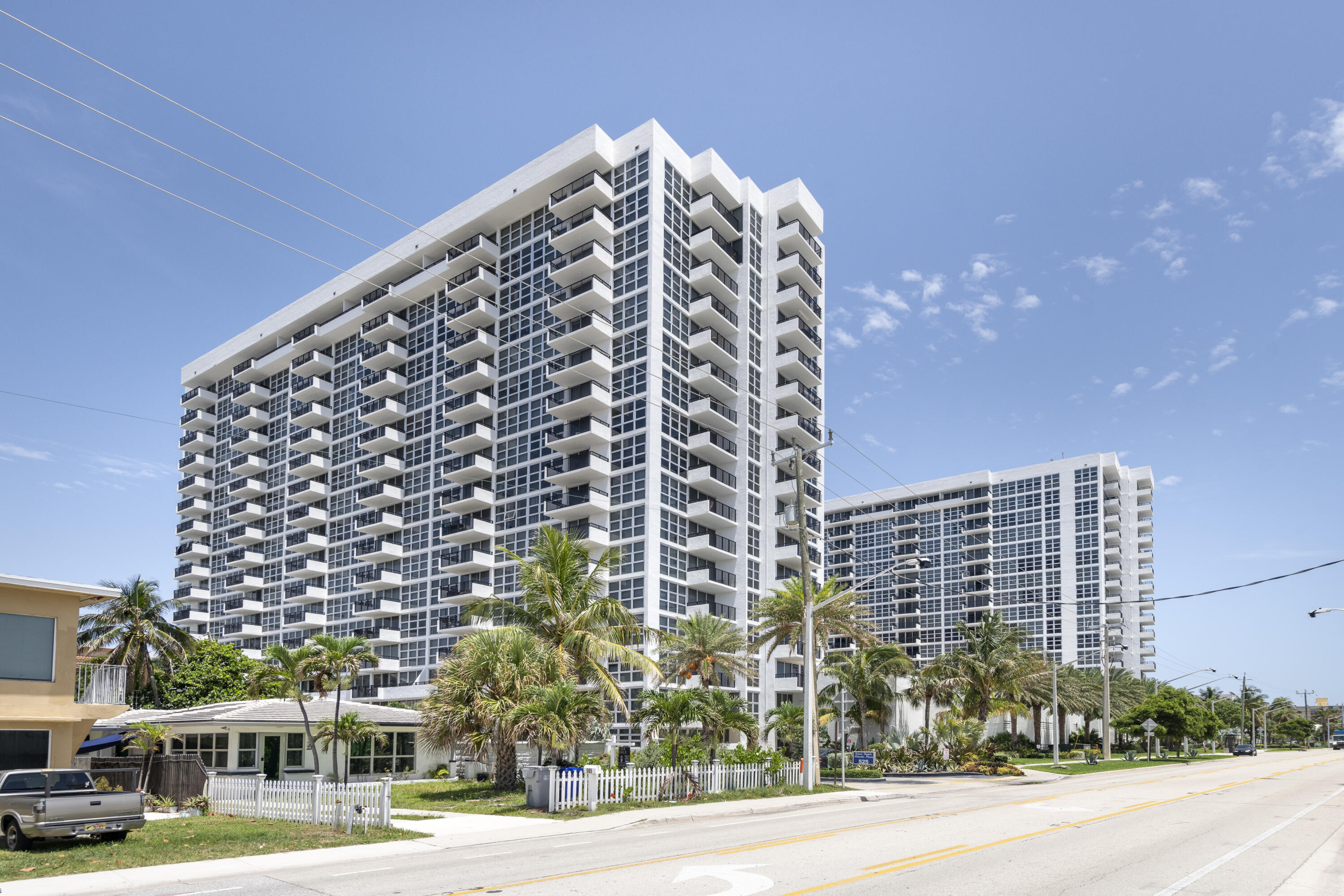 SILVER THATCH ATLANTIC PLAZA - Residential