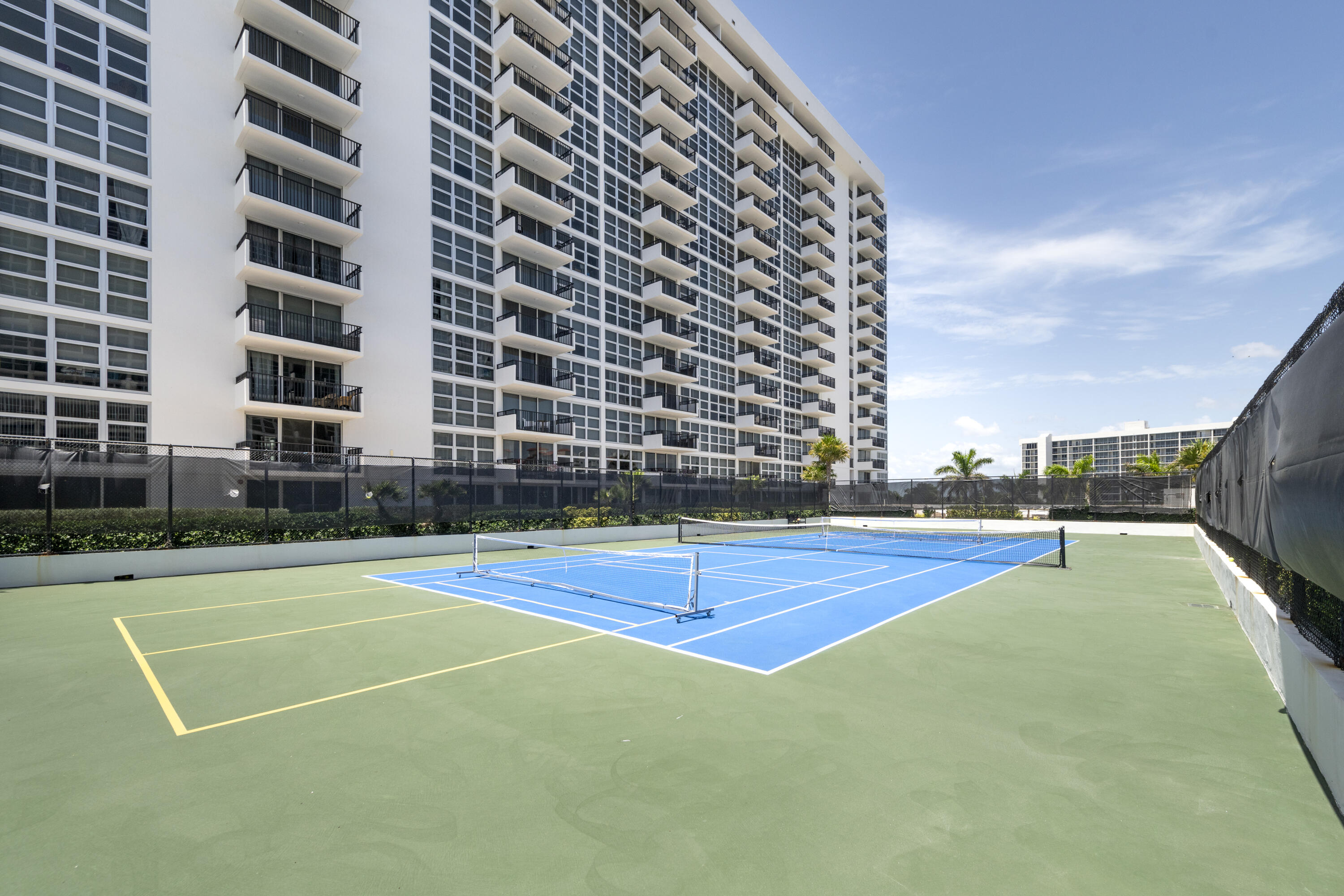 SILVER THATCH ATLANTIC PLAZA - Residential