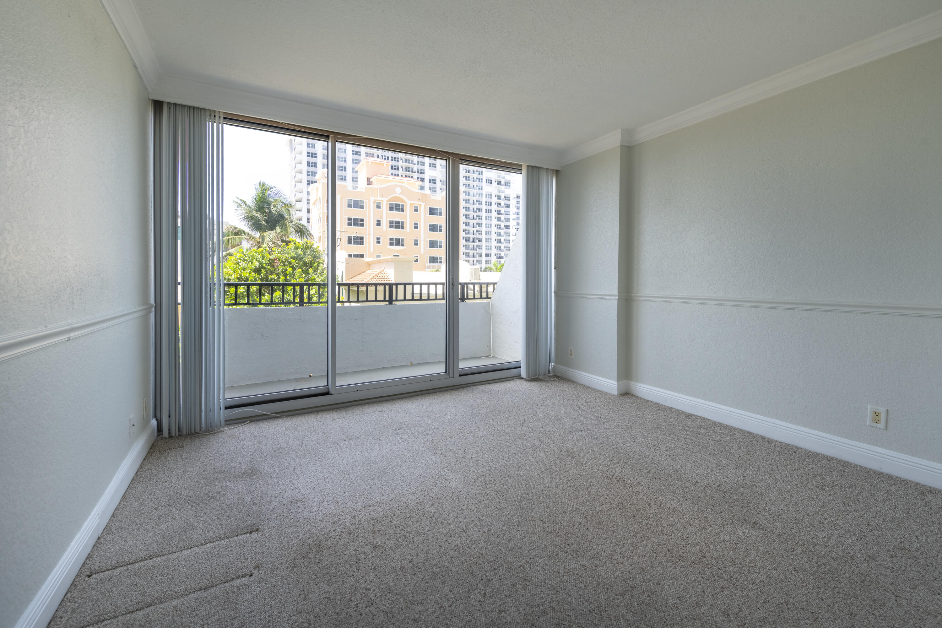 SILVER THATCH ATLANTIC PLAZA - Residential