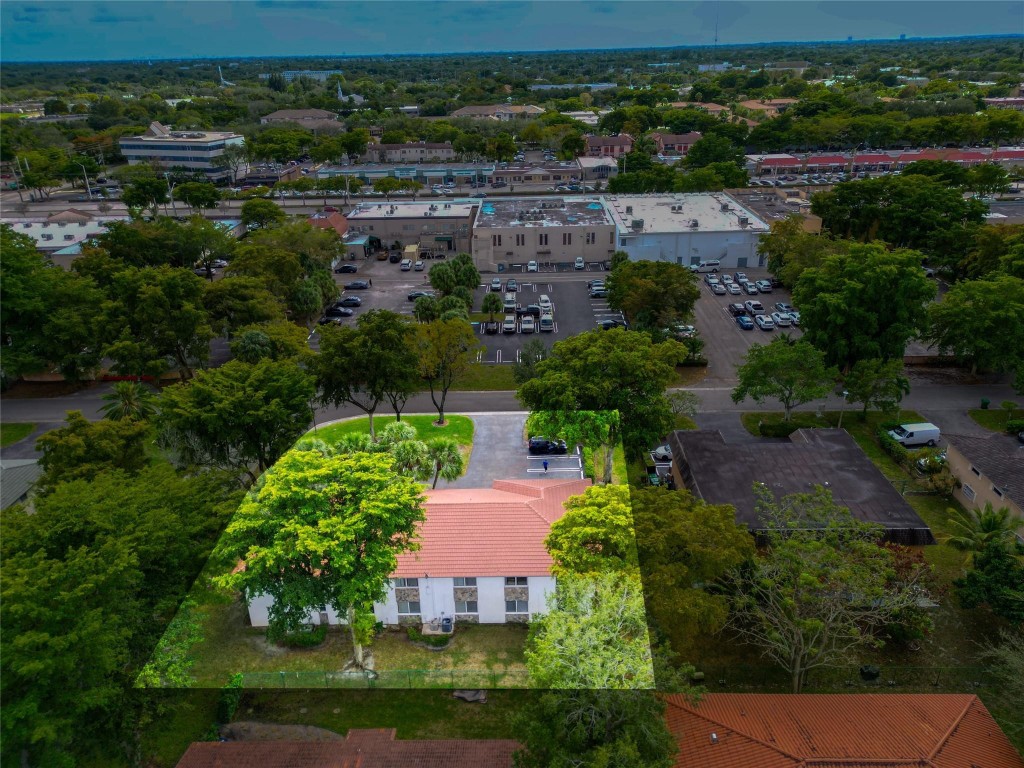 CORAL SPRINGS LAKES - Residential Income