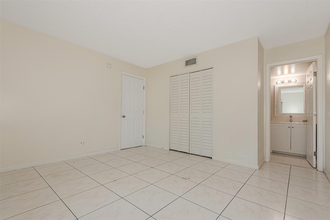 CORAL SPRINGS LAKES - Residential Income