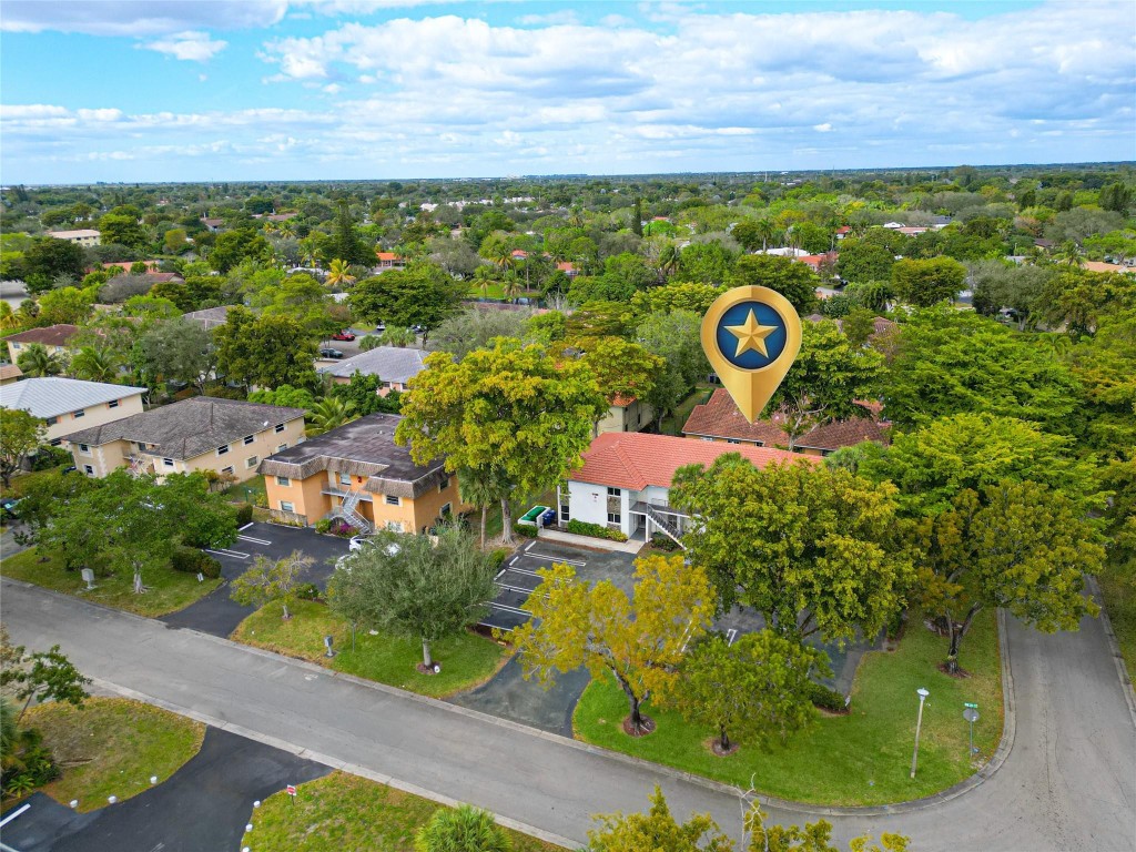 CORAL SPRINGS LAKES - Residential Income
