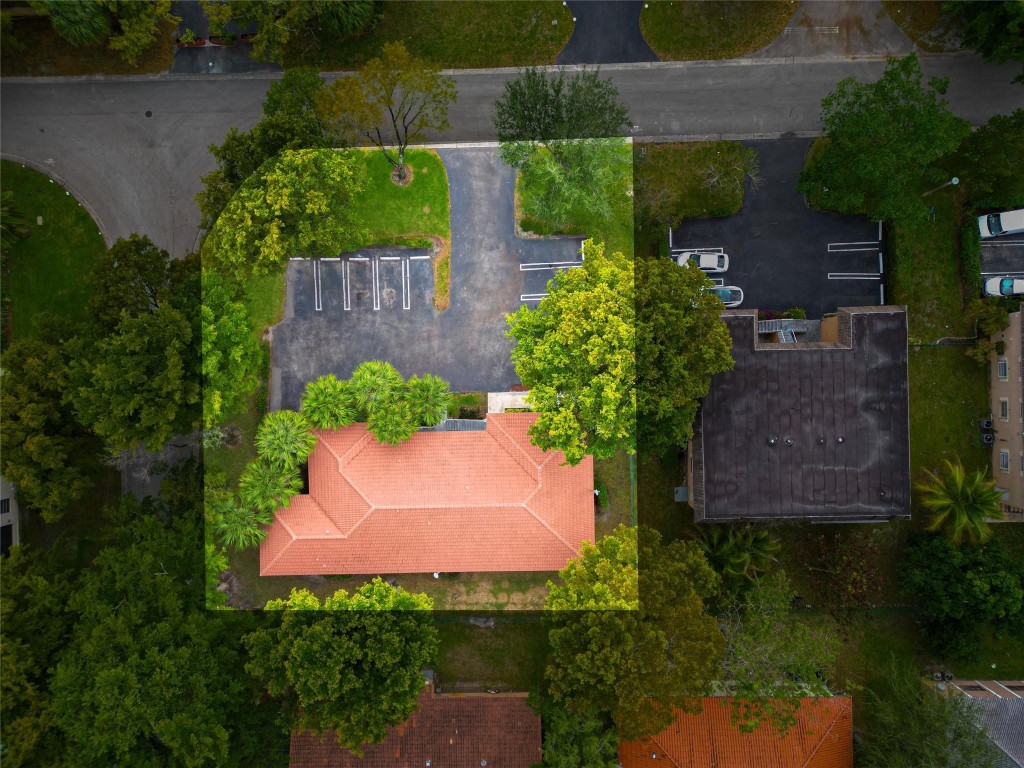 CORAL SPRINGS LAKES - Residential Income