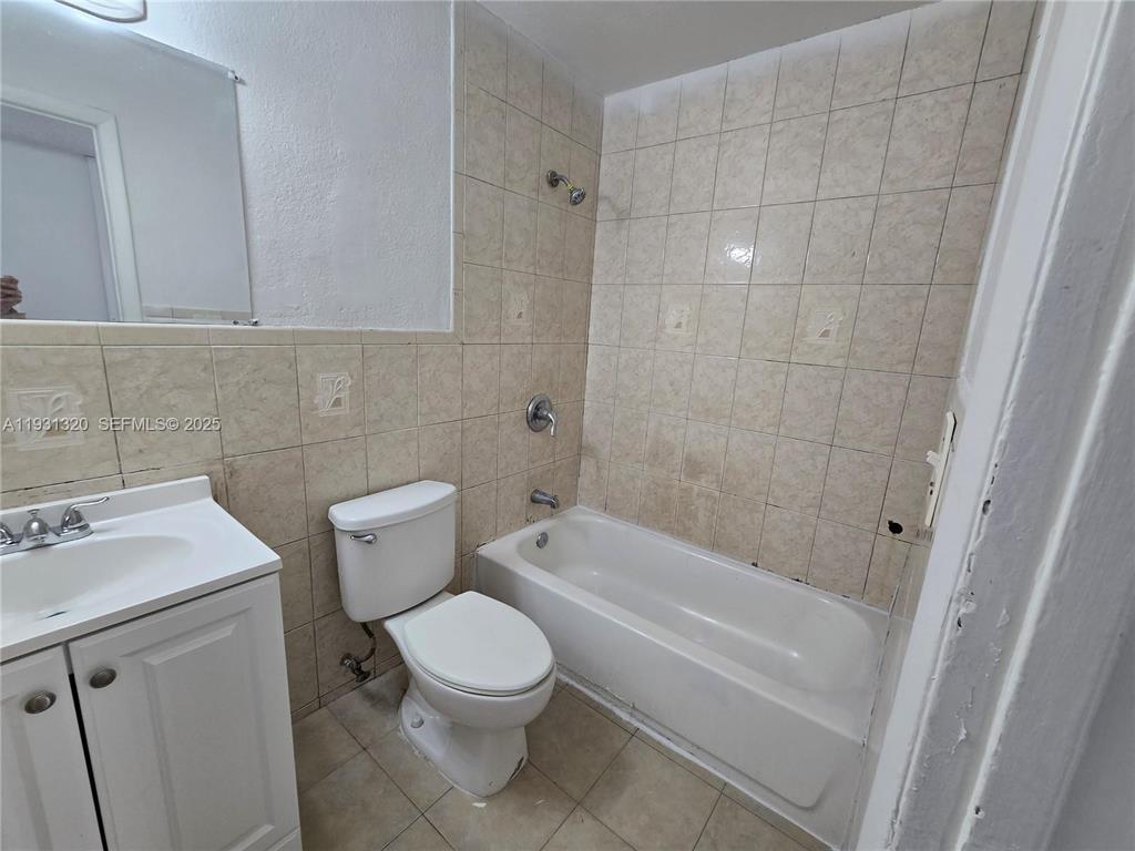 DEERFIELD PALMS CONDO - Residential Lease