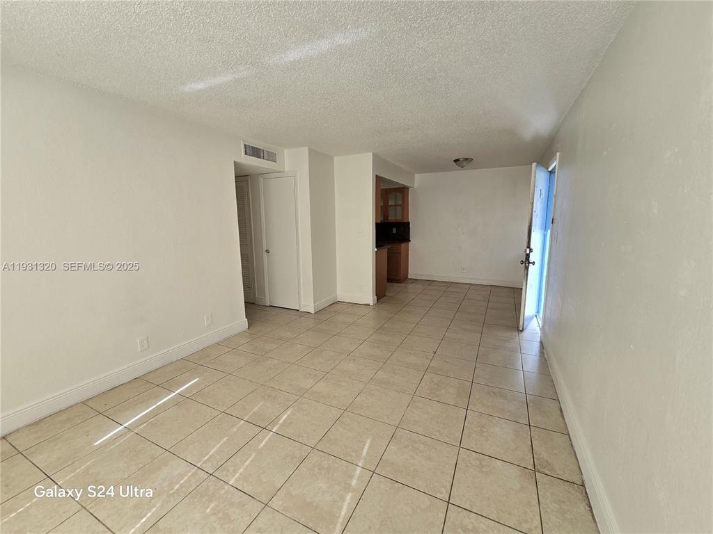 DEERFIELD PALMS CONDO - Residential Lease