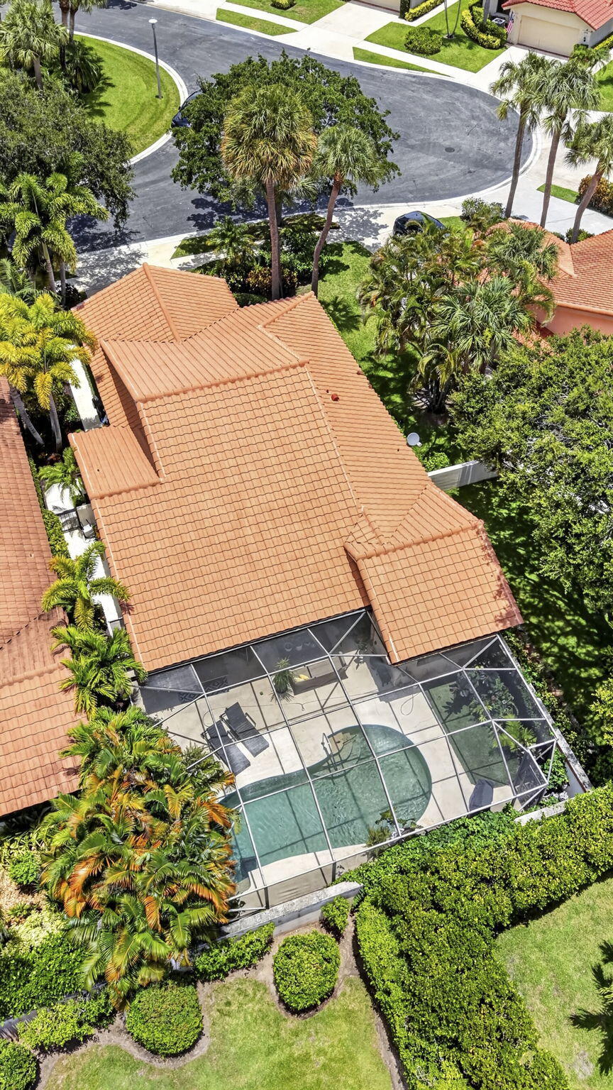 VILLAS OF BEAR LAKES ESTATES - Residential