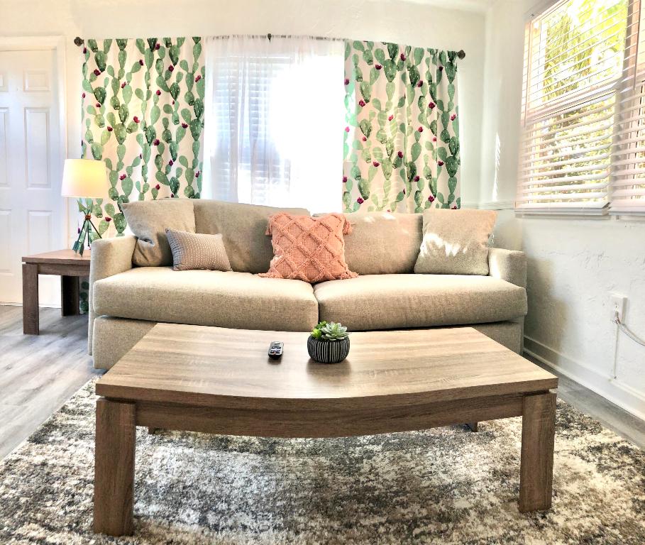 LAKE WORTH TOWN OF - Residential Income