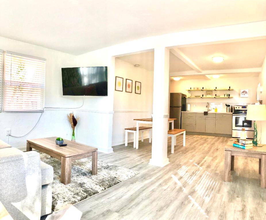 LAKE WORTH TOWN OF - Residential Income