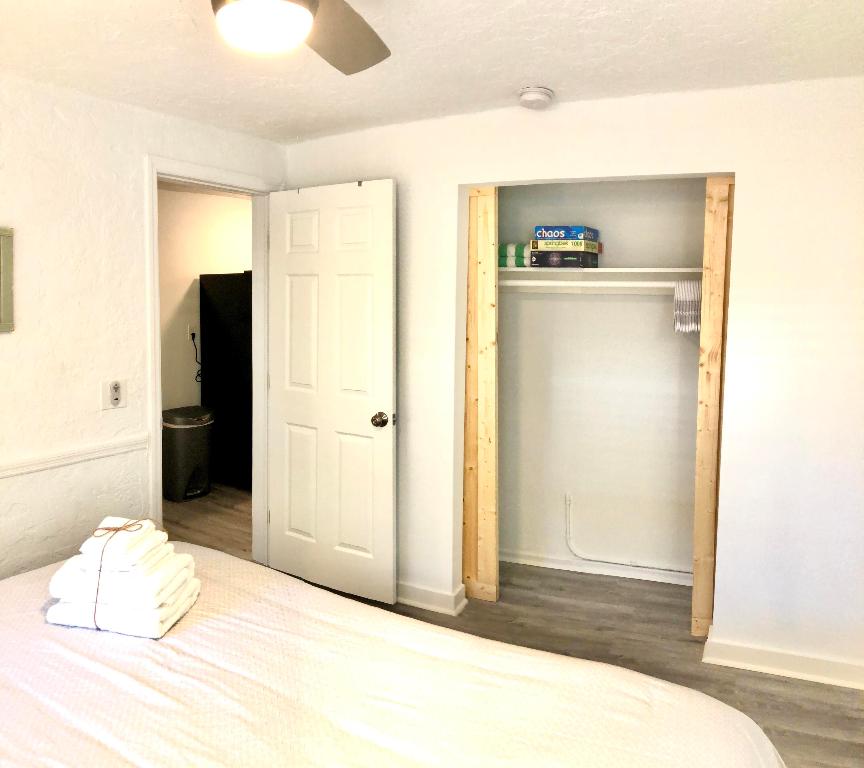 LAKE WORTH TOWN OF - Residential Income