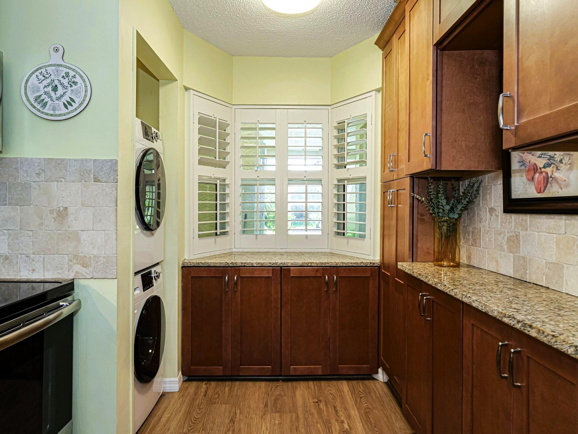 GROVE ISLE EAST CONDOMINIUM - Residential