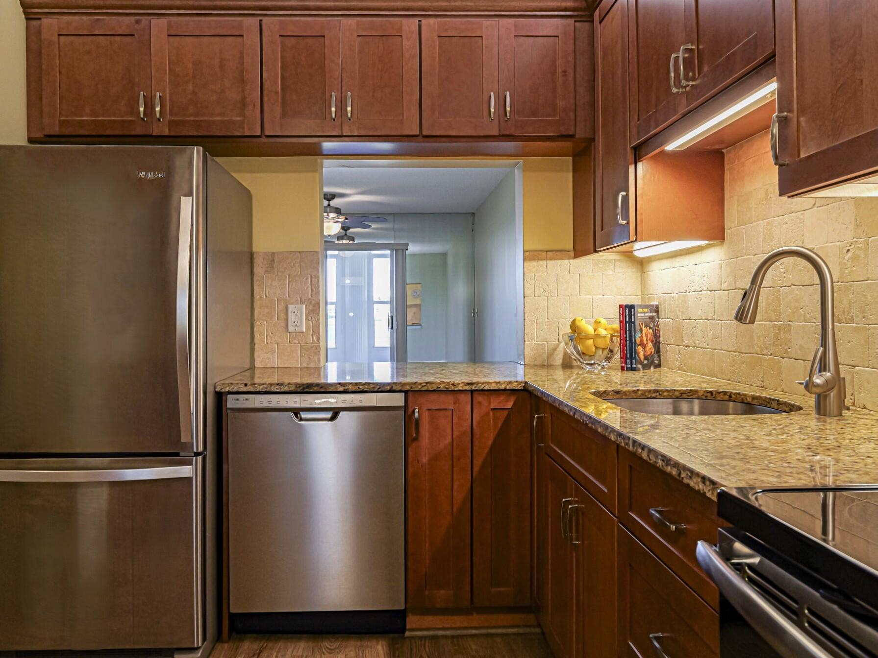 GROVE ISLE EAST CONDOMINIUM - Residential