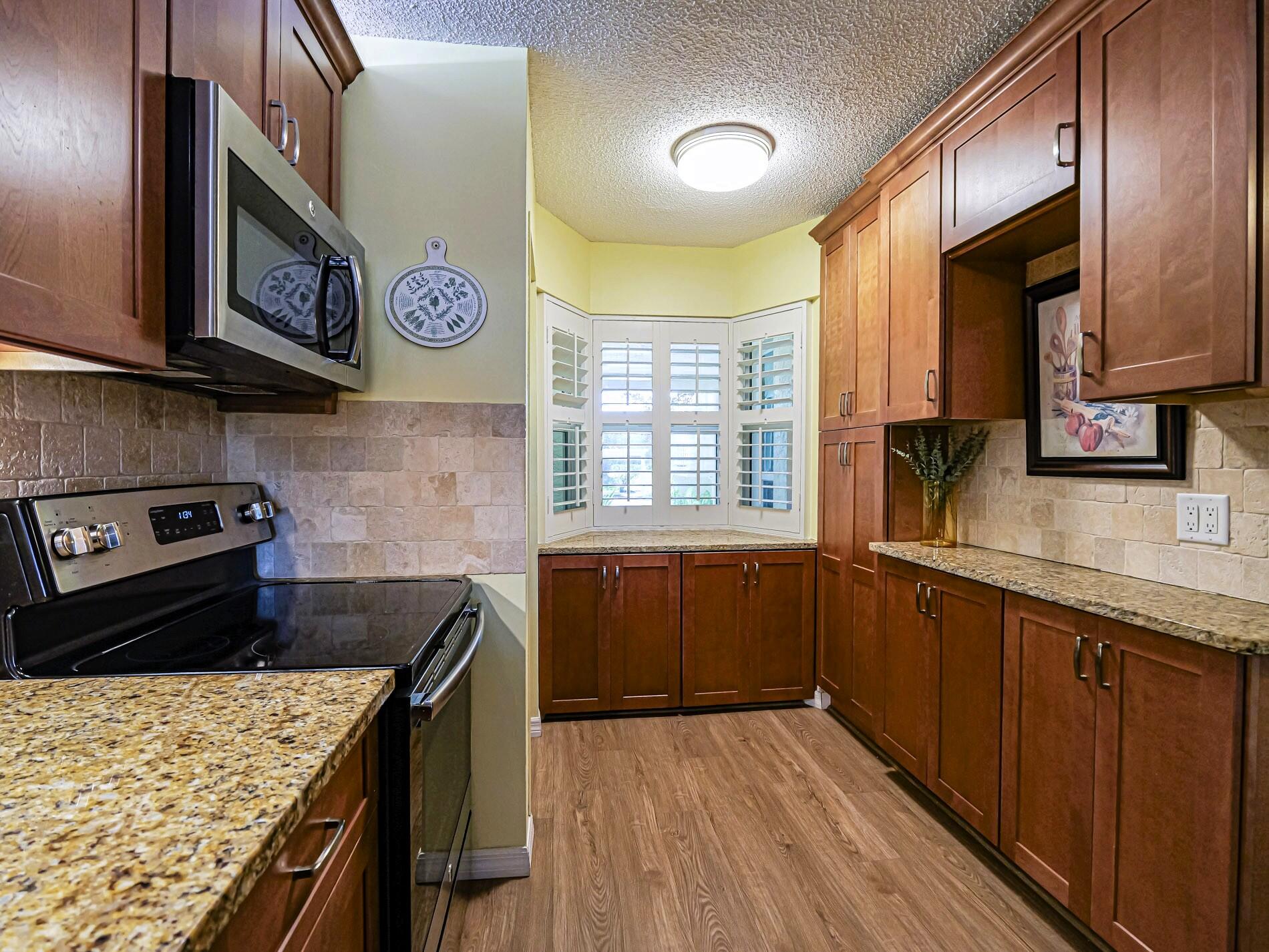GROVE ISLE EAST CONDOMINIUM - Residential