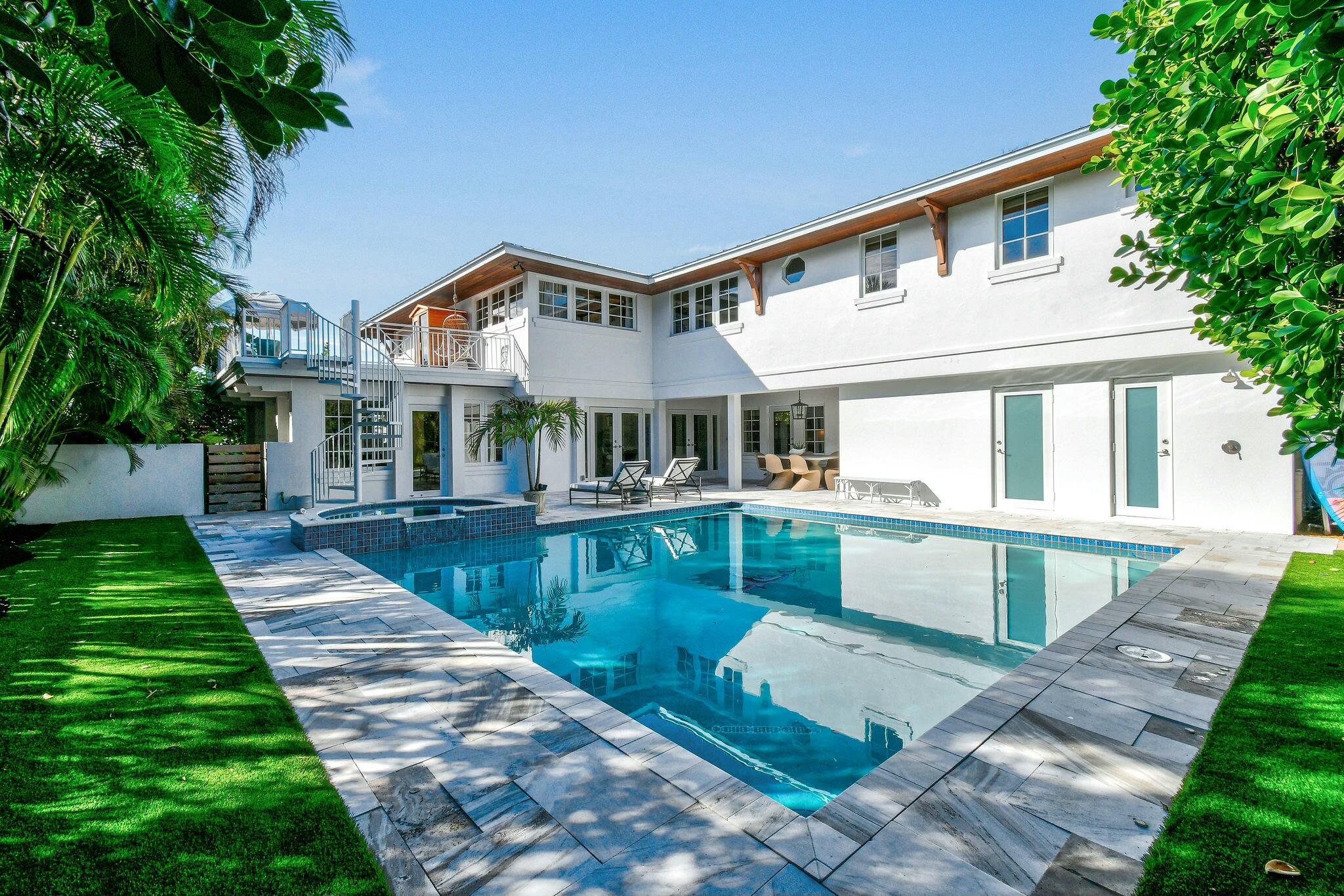 JUPITER INLET BEACH COLONY - Residential