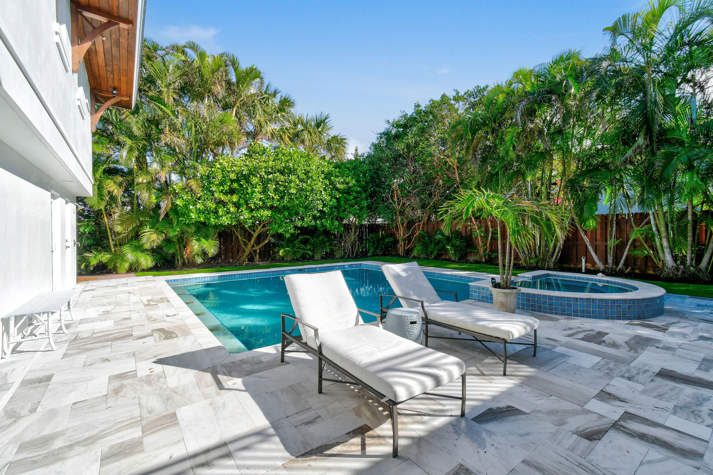 JUPITER INLET BEACH COLONY - Residential