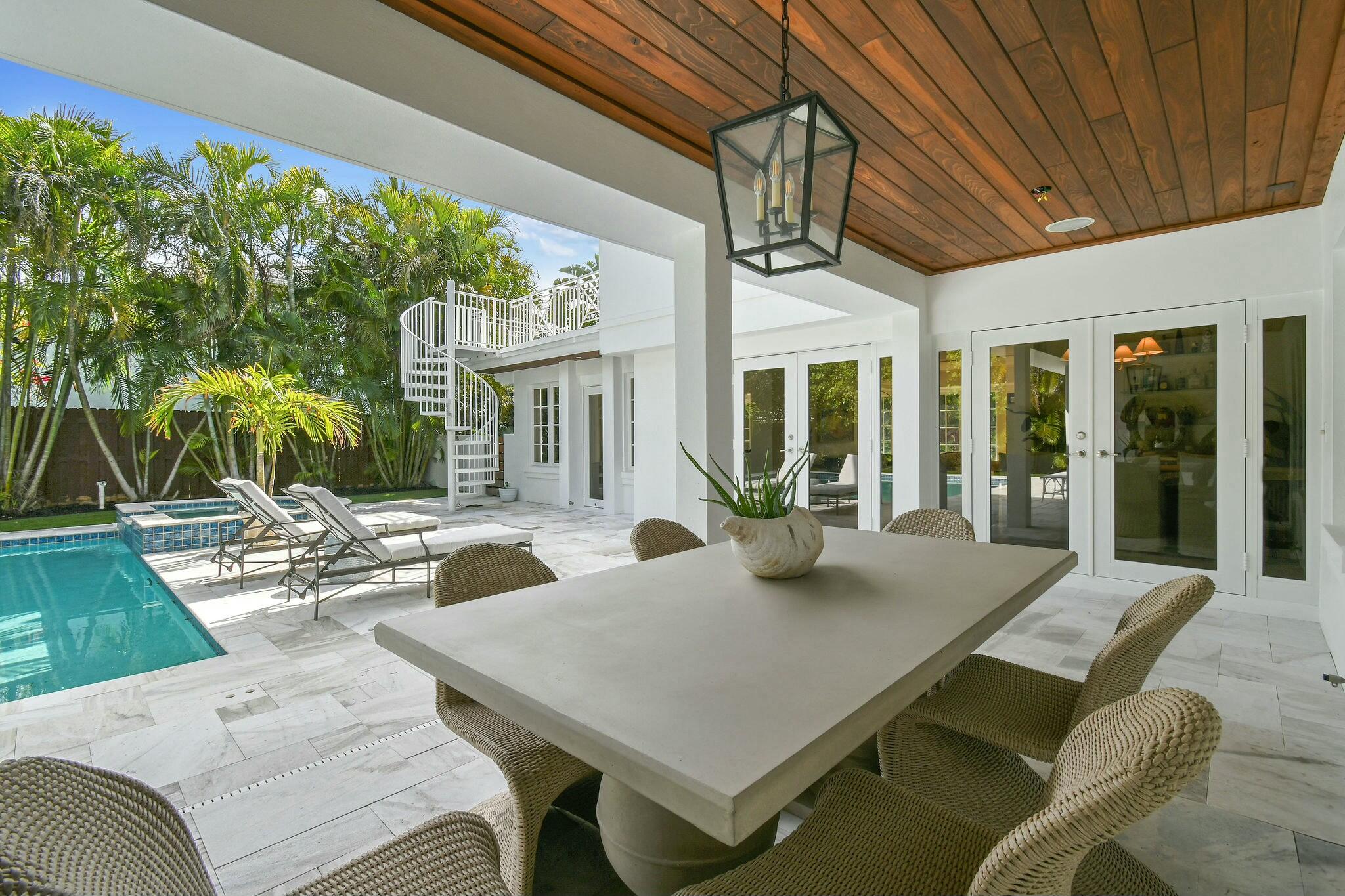 JUPITER INLET BEACH COLONY - Residential