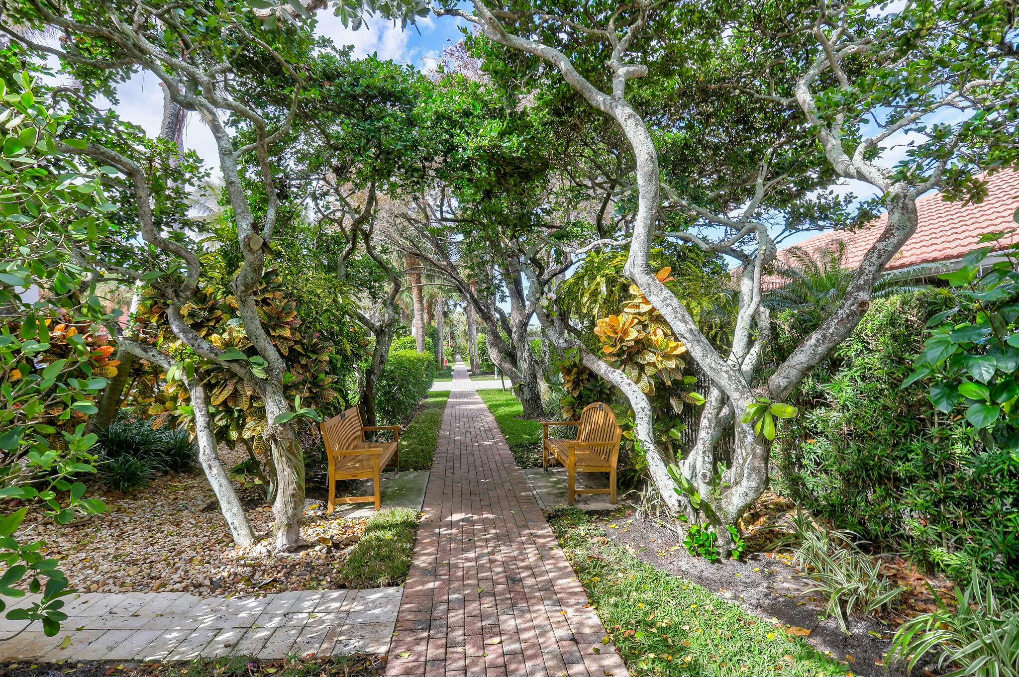 JUPITER INLET BEACH COLONY - Residential
