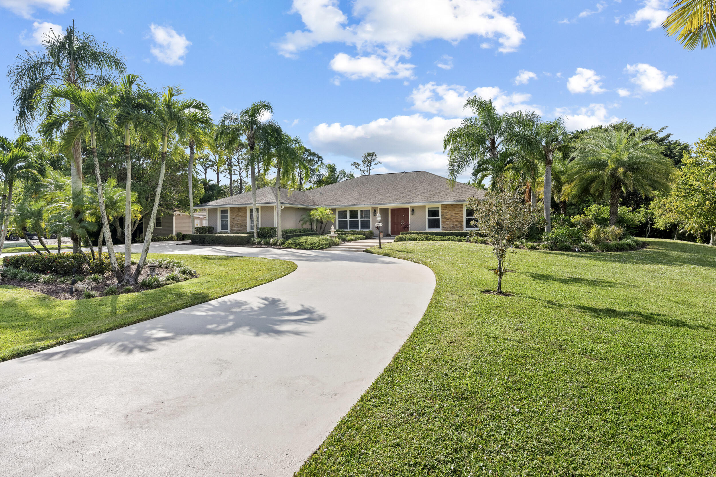 Palm Beach Country Estates - Residential