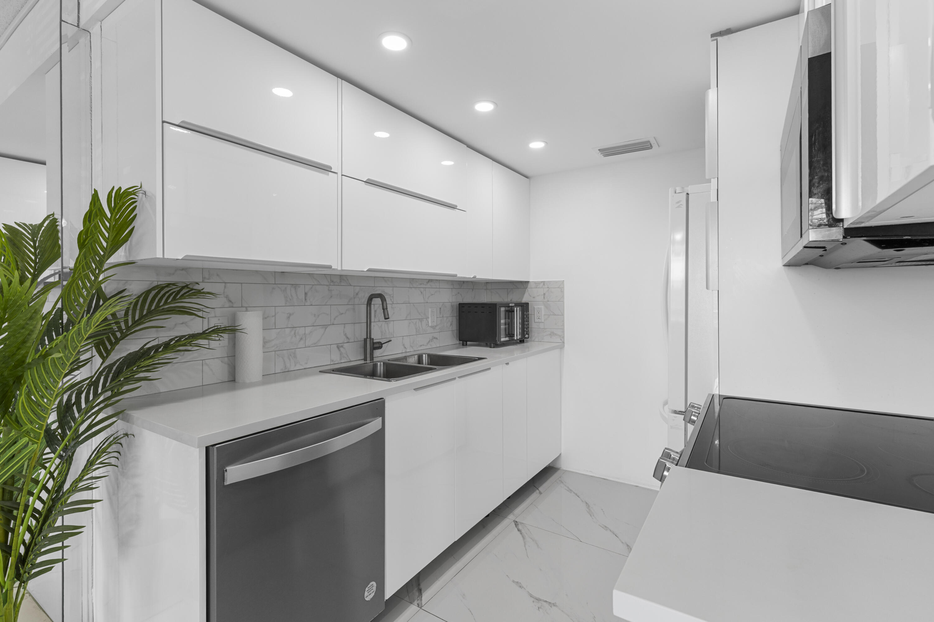 HARWOOD D CONDO - Residential Lease