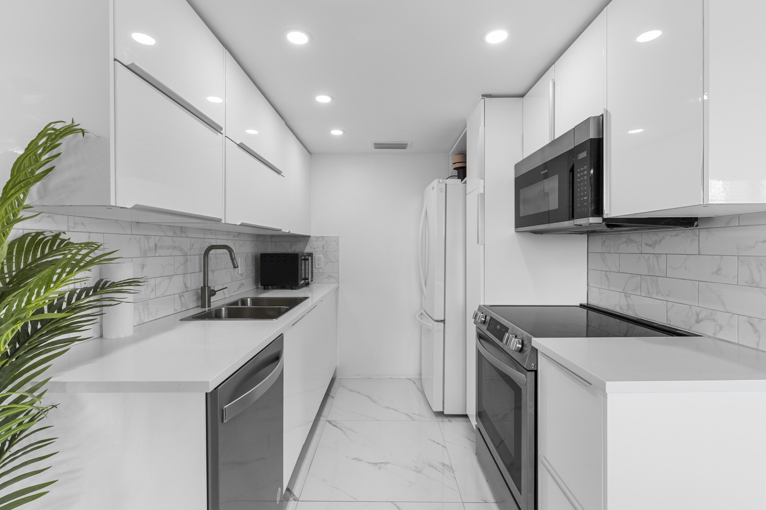 HARWOOD D CONDO - Residential Lease