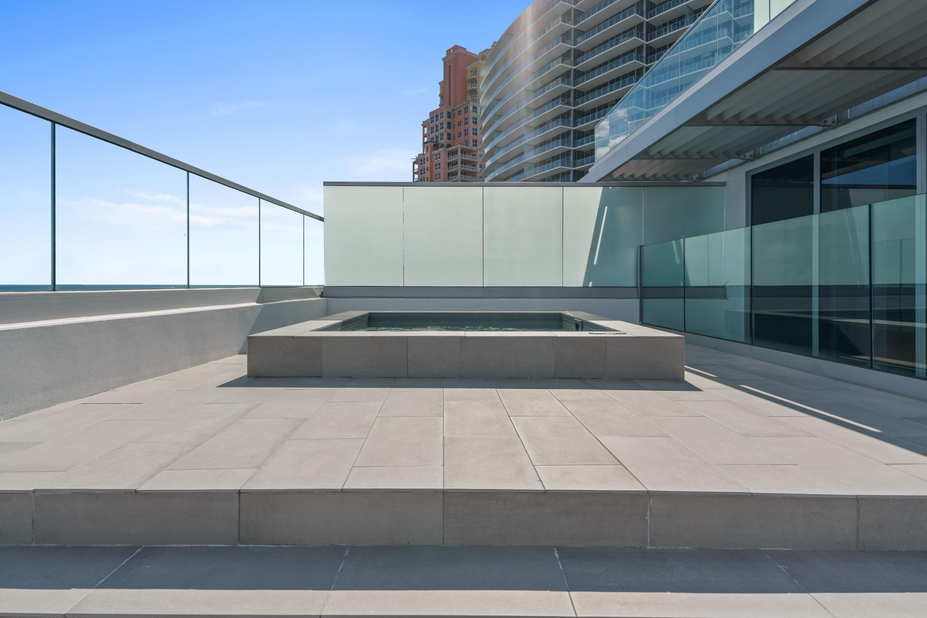 AUBERGE BEACH RESIDENCES - Residential
