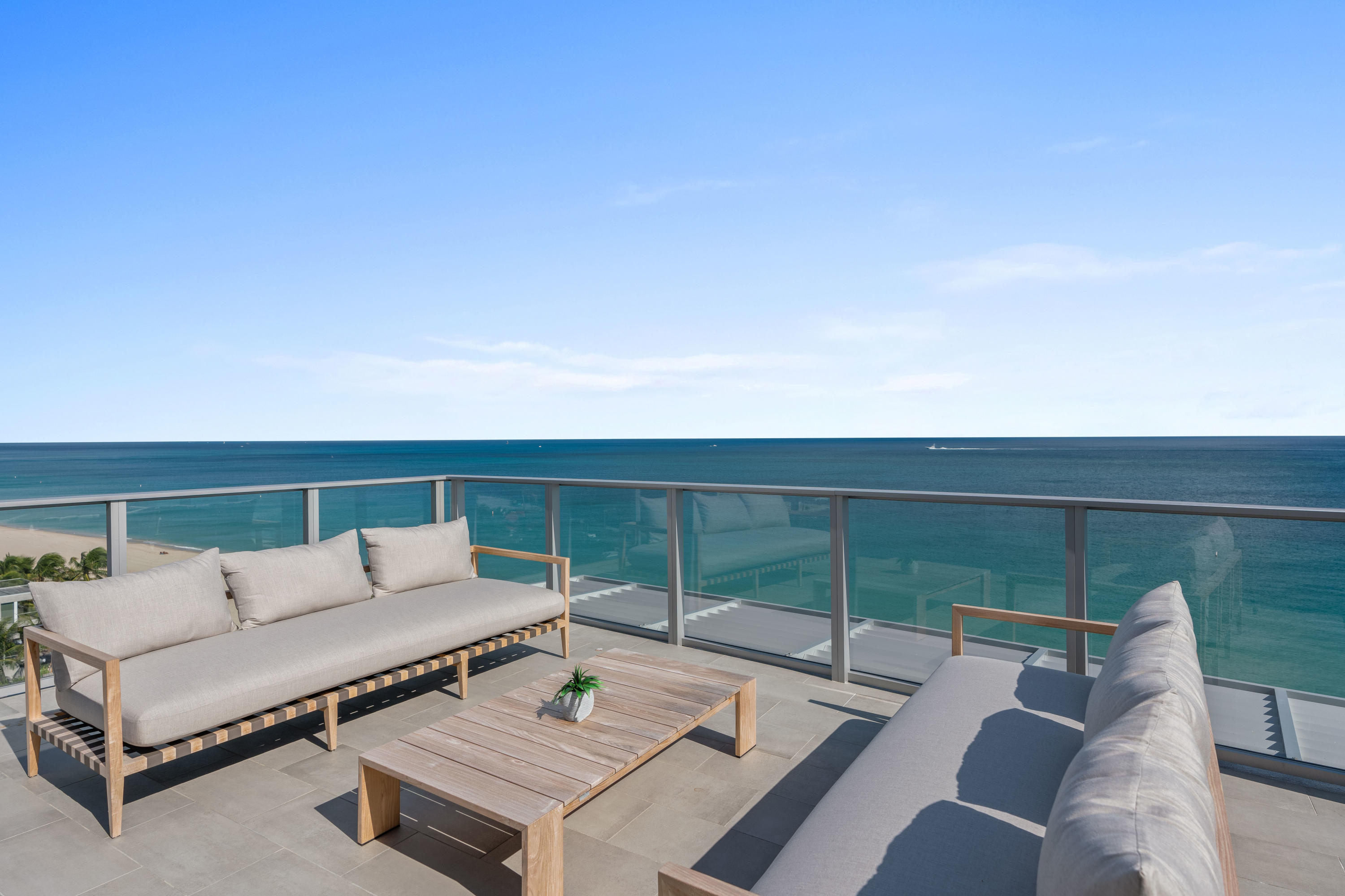 AUBERGE BEACH RESIDENCES - Residential