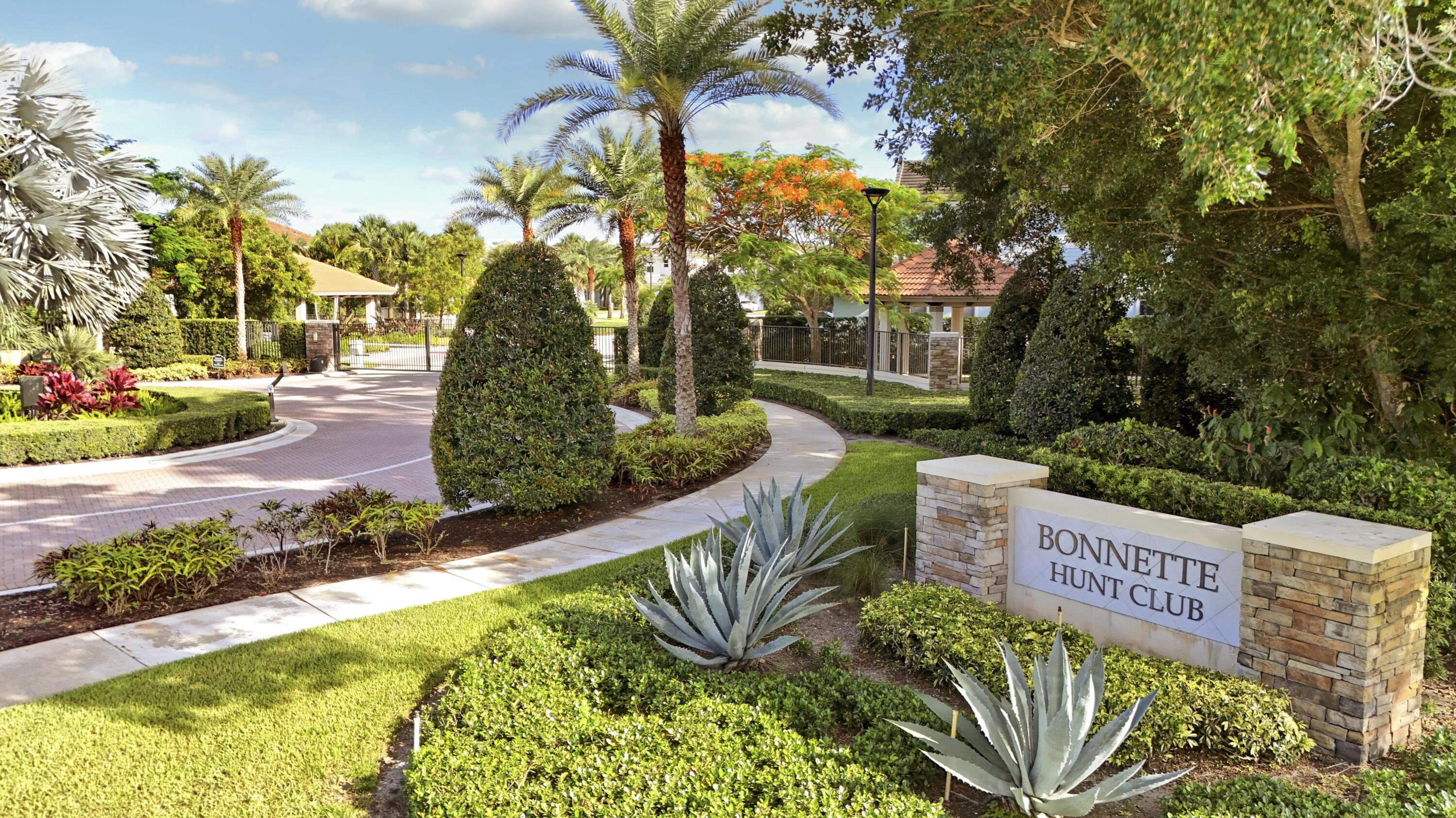 BONNETTE HUNT CLUB - Residential