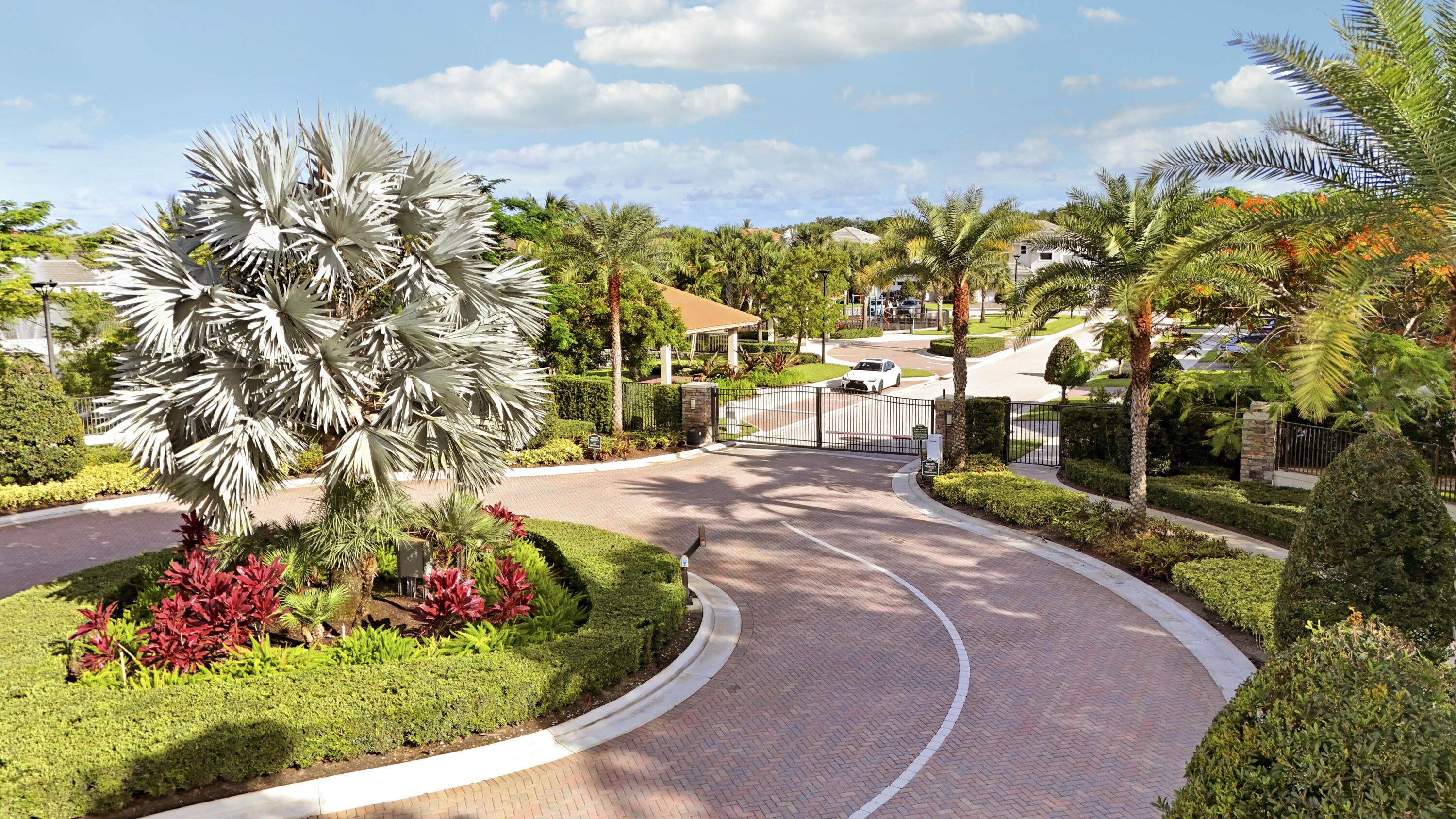 BONNETTE HUNT CLUB - Residential