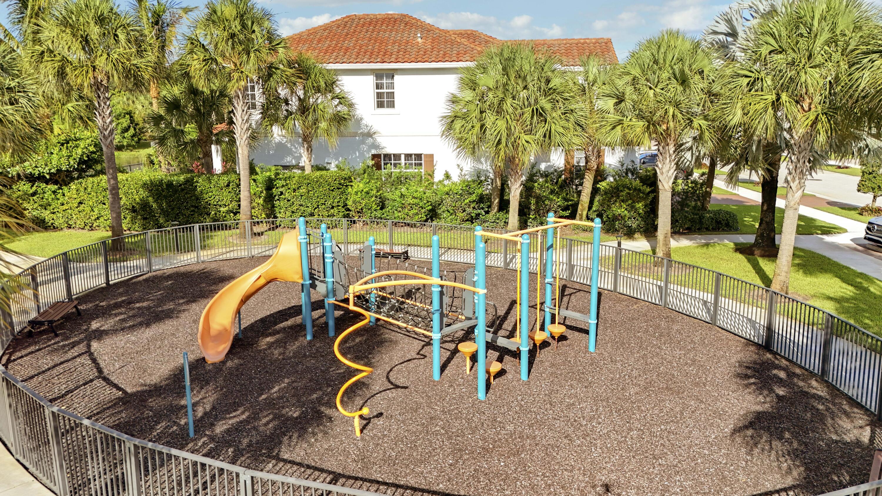 BONNETTE HUNT CLUB - Residential