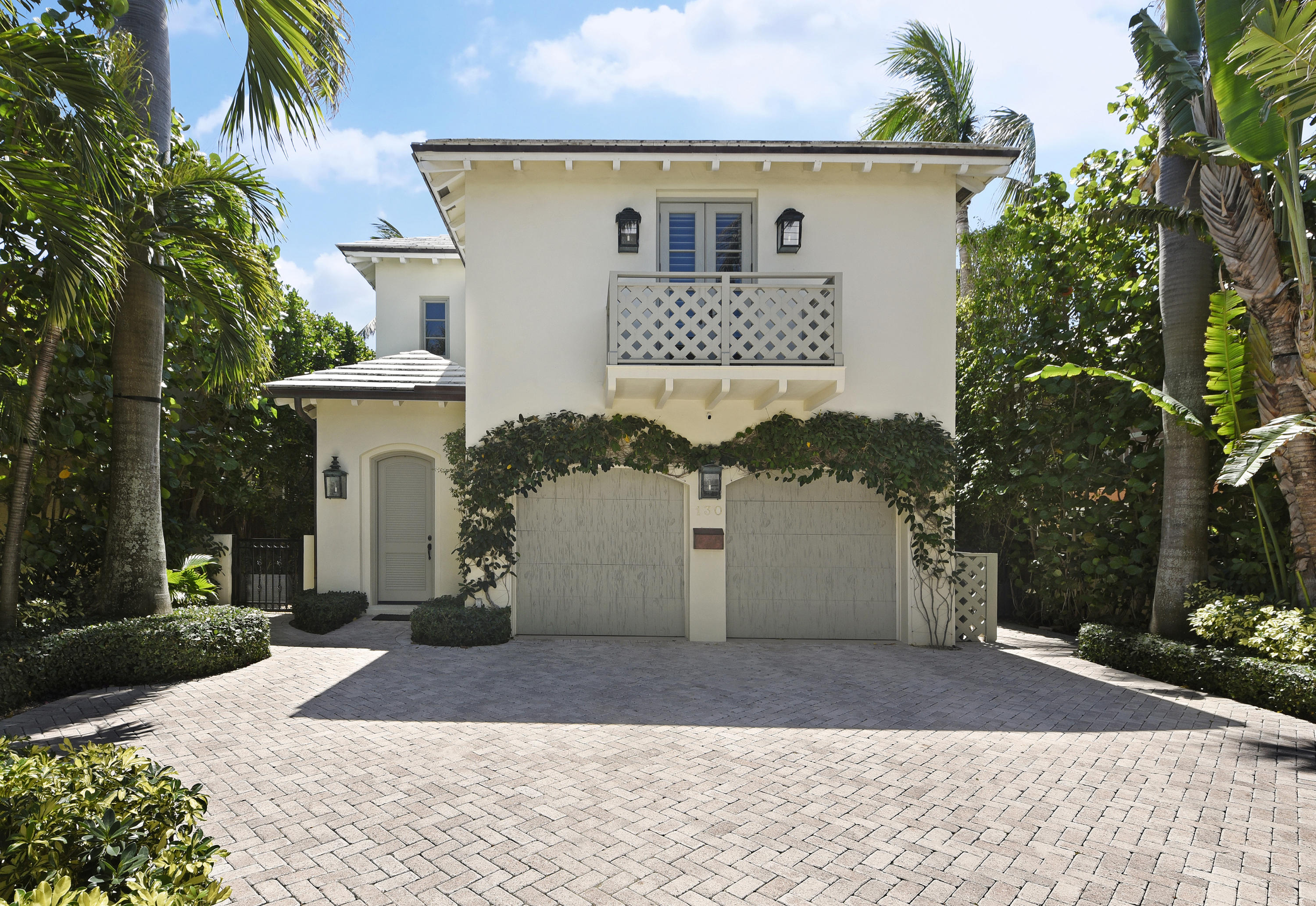Gracious 4 Bedroom, 3.1 Bathroom Home in the most Idyllic Midtown Location. Just three properties from the Ocean, this 2003 constructed home features light-filled rooms, generous ceiling heights,
gourmet kitchen, oversized balconies, ideal outdoor entertaining space, pool, and air-conditioned two car garage. This home is truly in the heart of all the restaurants, stores, and activities of the Town.
The home is easily maintained and perfect for a buyer who wants to enjoy the Palm Beach lifestyle  without the headache.