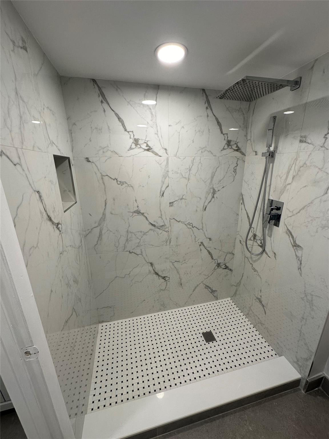 KENSINGTON WALK CONDO - Residential Lease