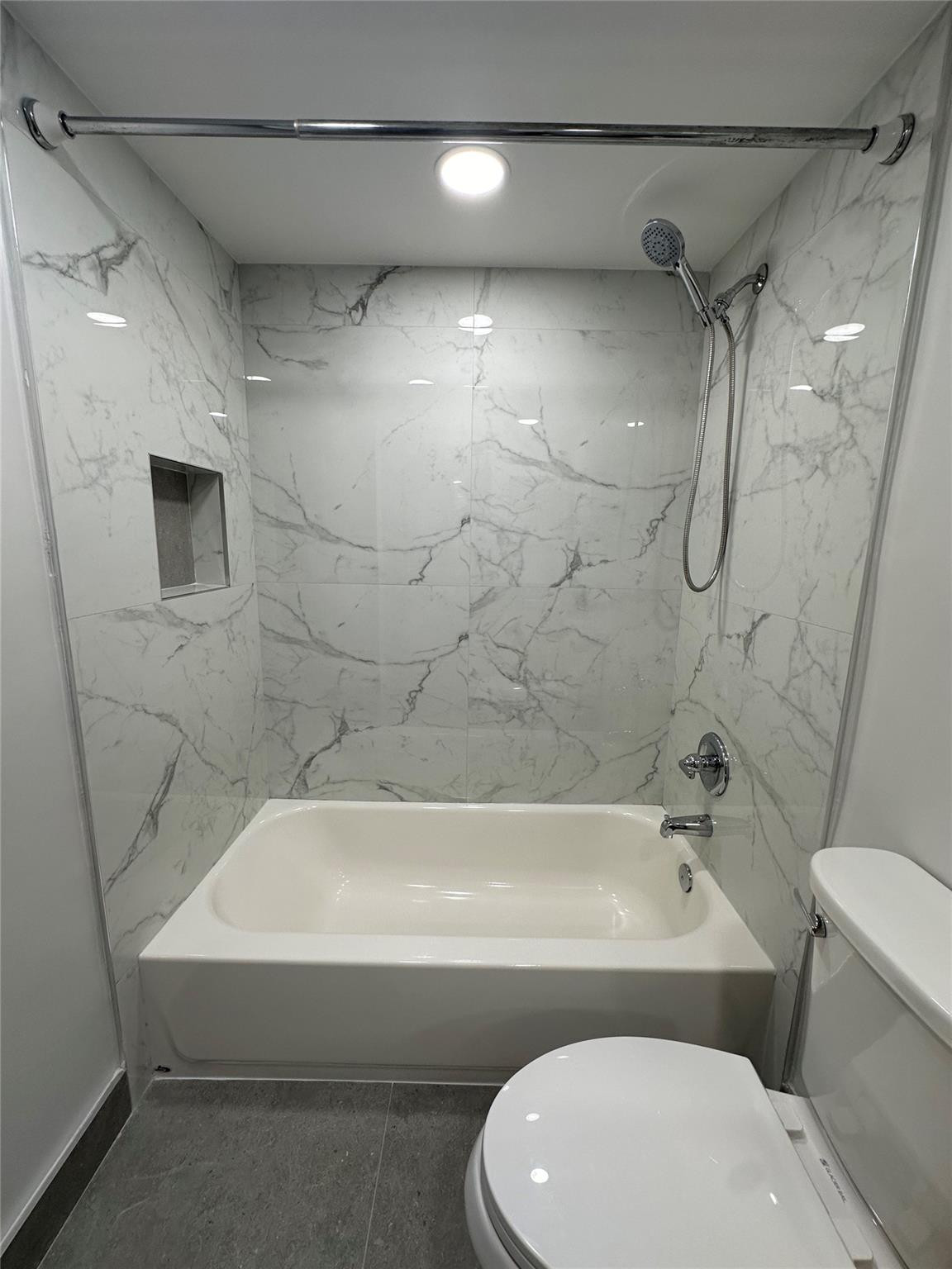 KENSINGTON WALK CONDO - Residential Lease