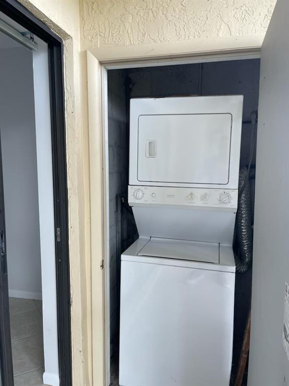 KENSINGTON WALK CONDO - Residential Lease