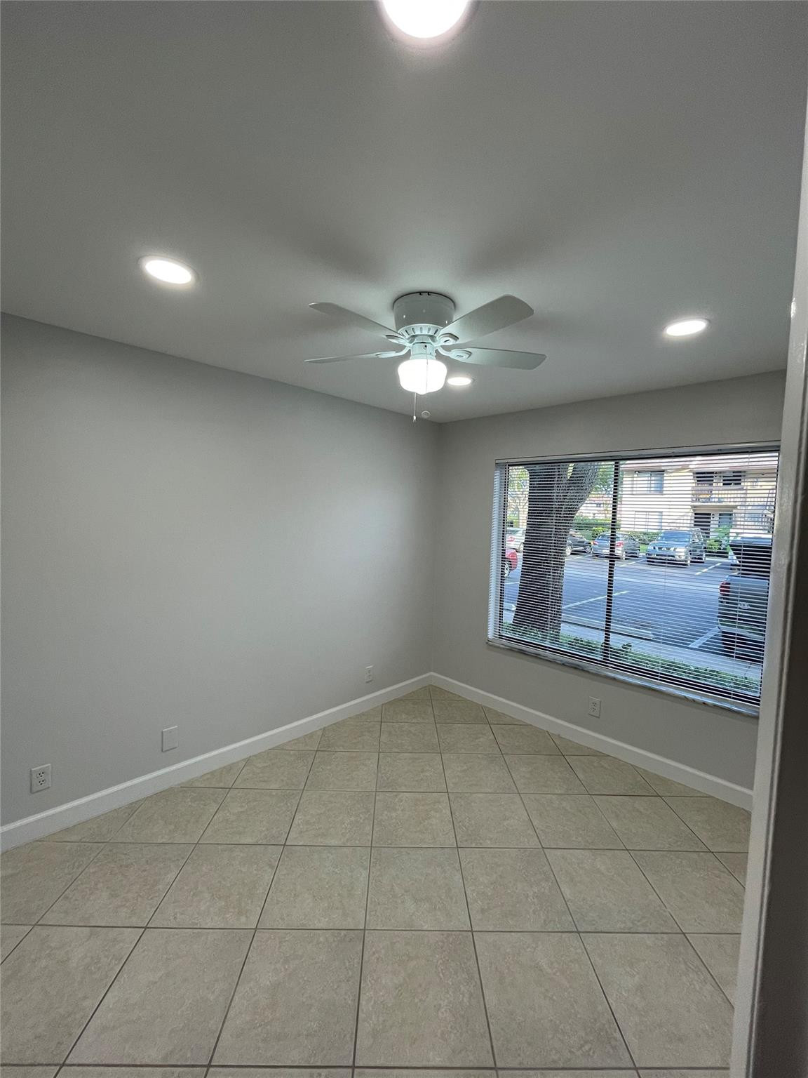 KENSINGTON WALK CONDO - Residential Lease