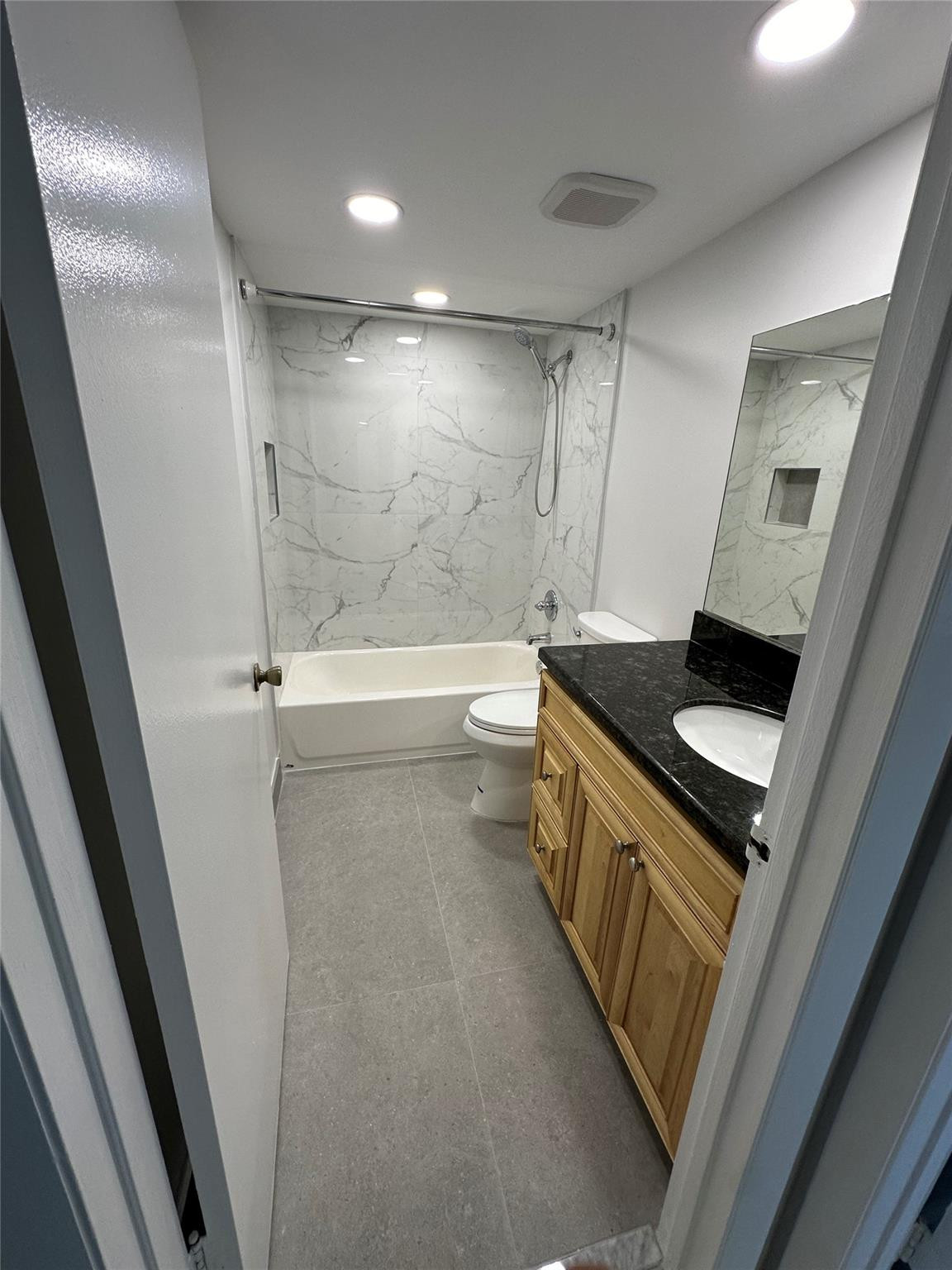KENSINGTON WALK CONDO - Residential Lease