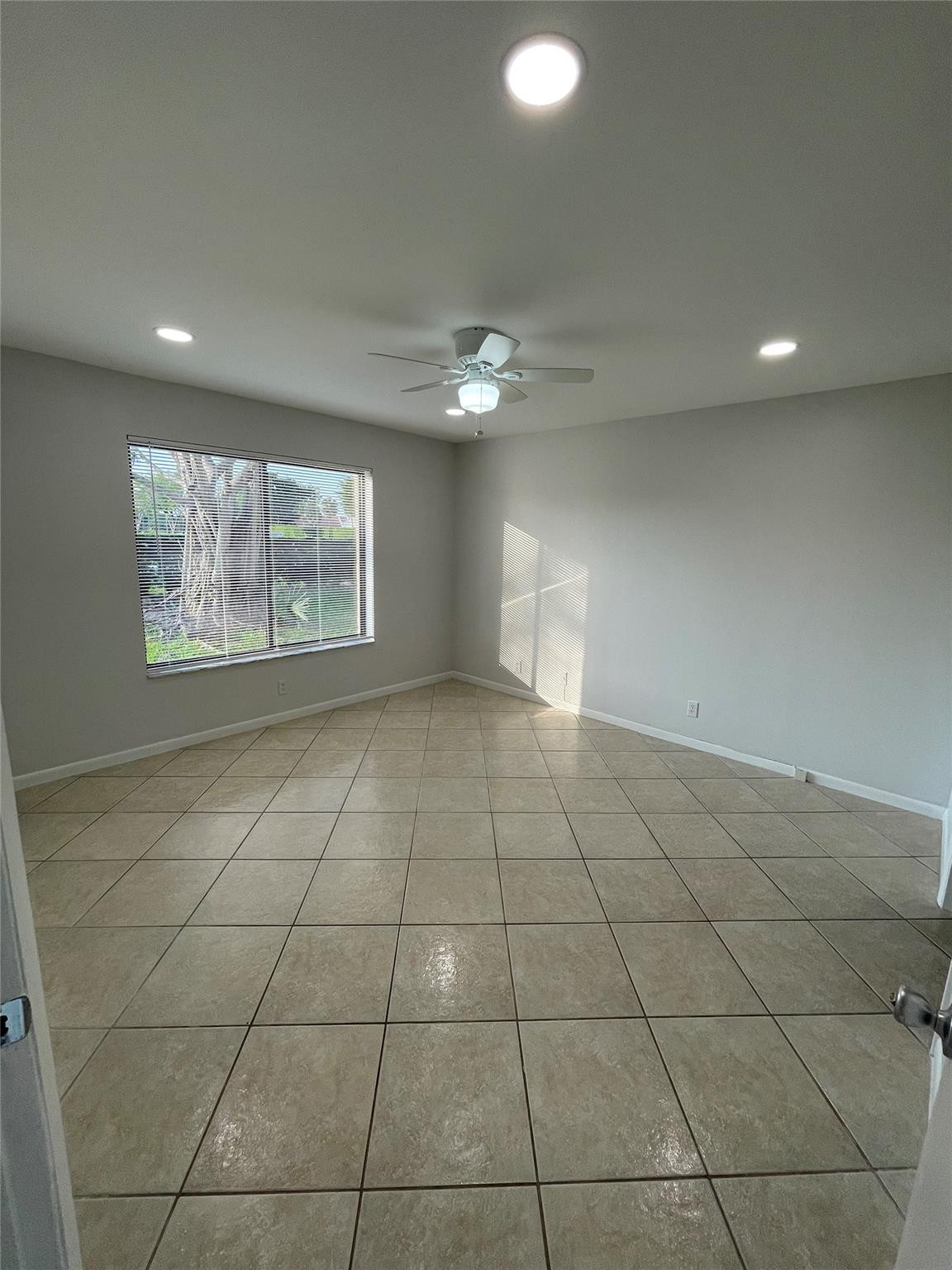 KENSINGTON WALK CONDO - Residential Lease