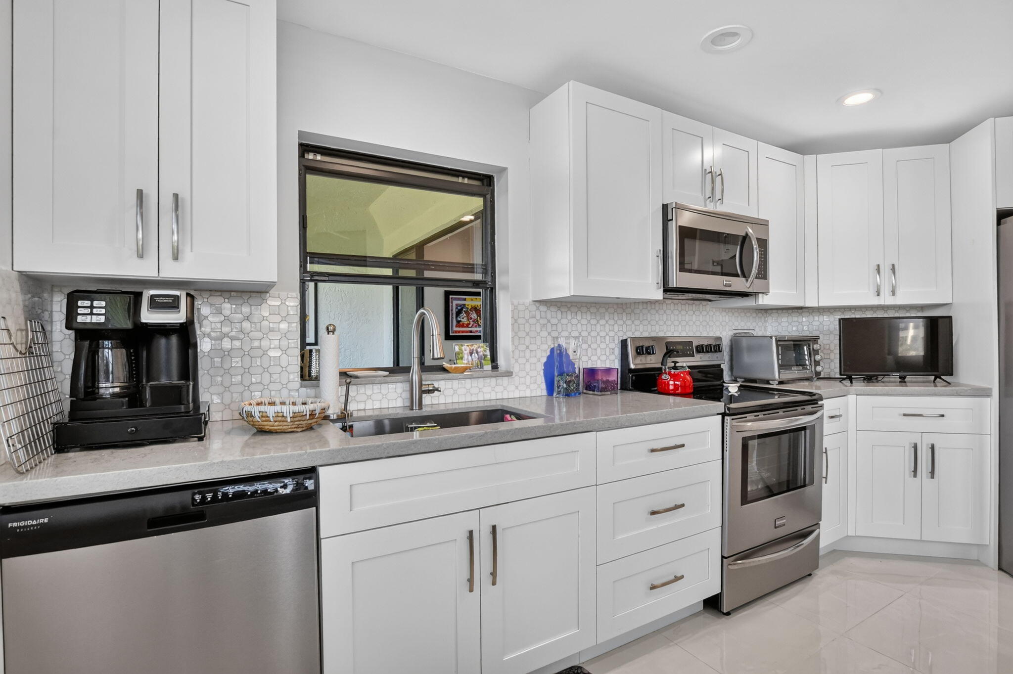 LA PAZ AT BOCA POINTE - Residential