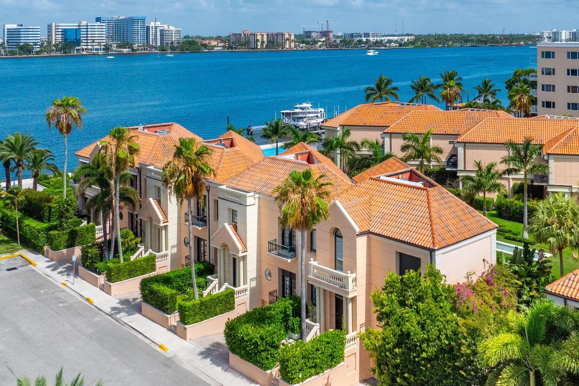 VILLA PLATI TOWNHOMES - Residential