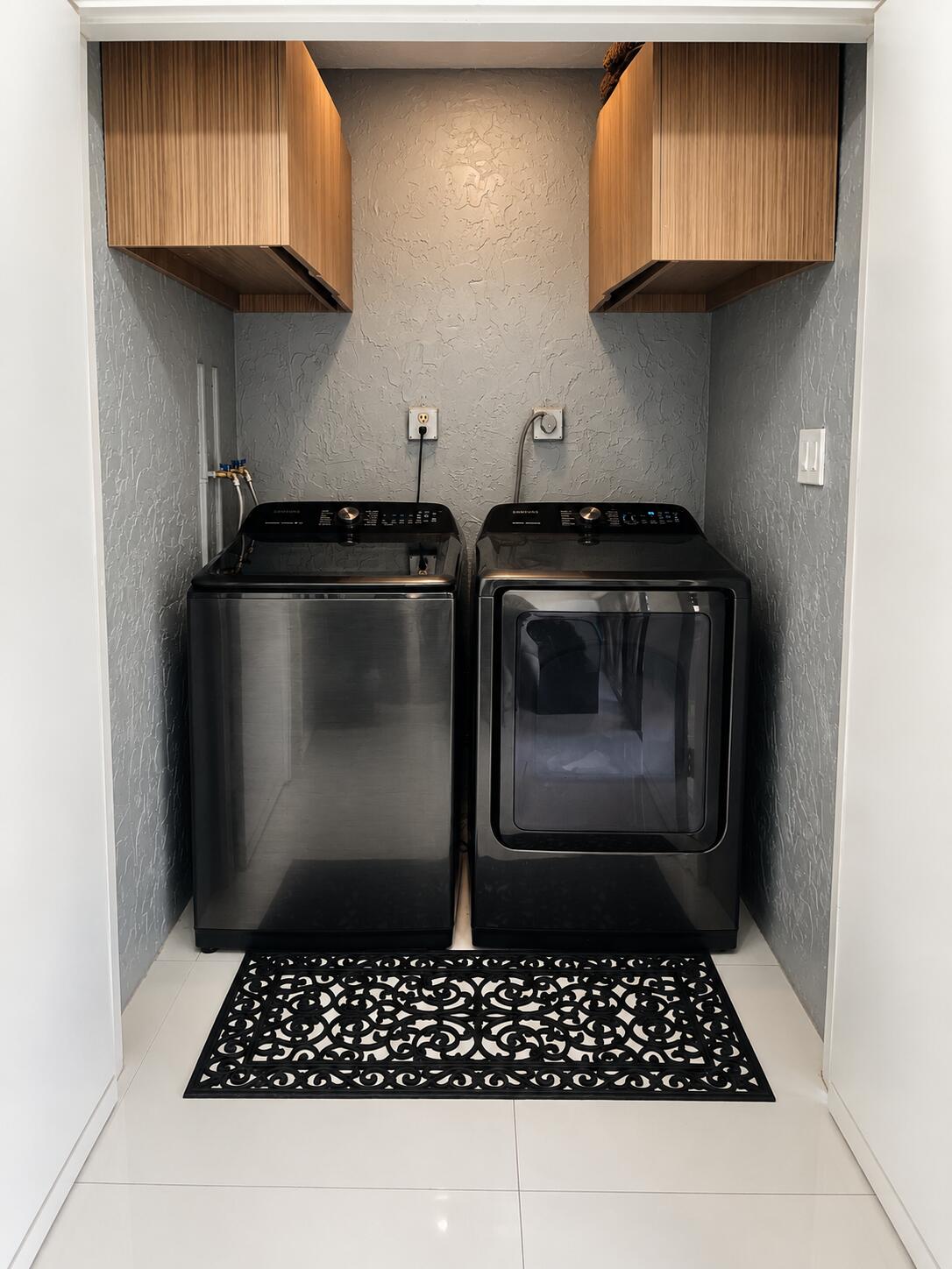 COUNTRY VILLAGE CONDO - Residential Lease