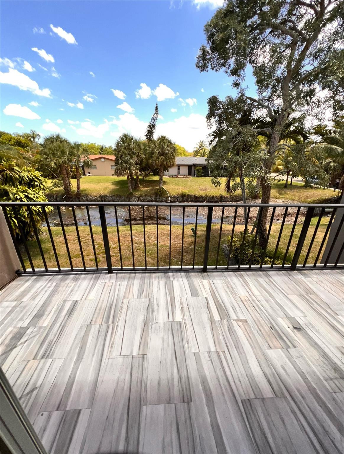 COUNTRY VILLAGE CONDO - Residential Lease