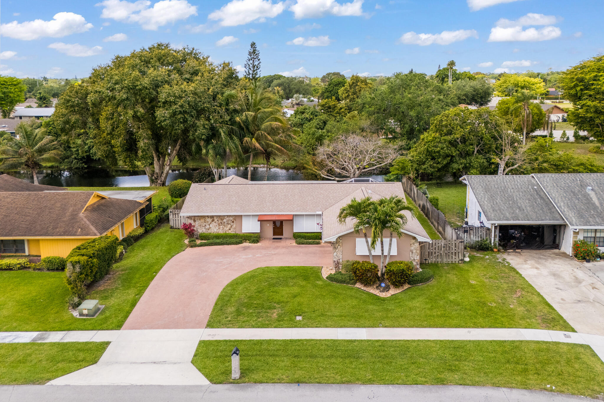 SOUTH SHORE 1 OF WELLINGTON - Residential