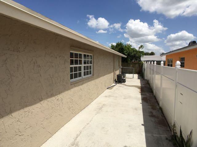 FOREST HILL VILLAGE 11 - Residential Lease