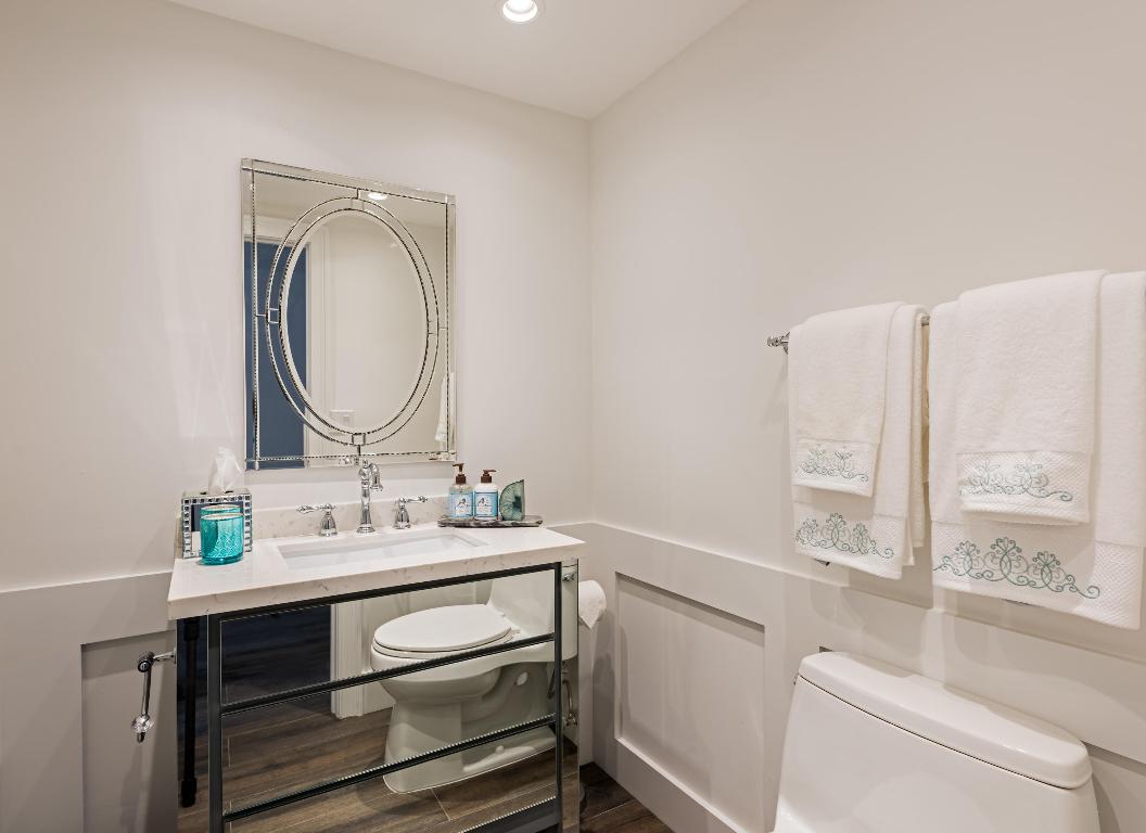 TWO THOUSAND CONDO - Residential