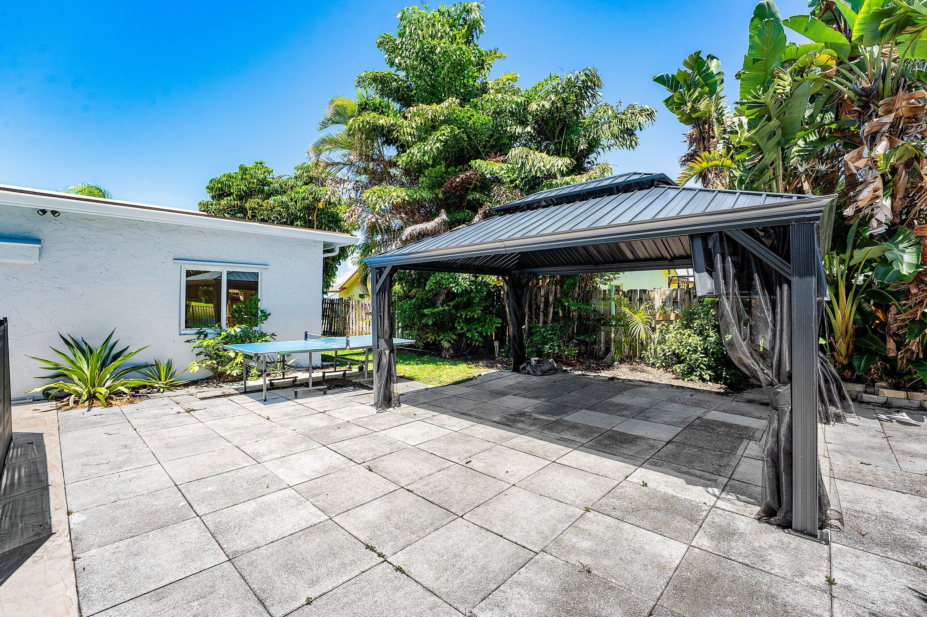 TROPIC PALMS 2 - Residential Lease