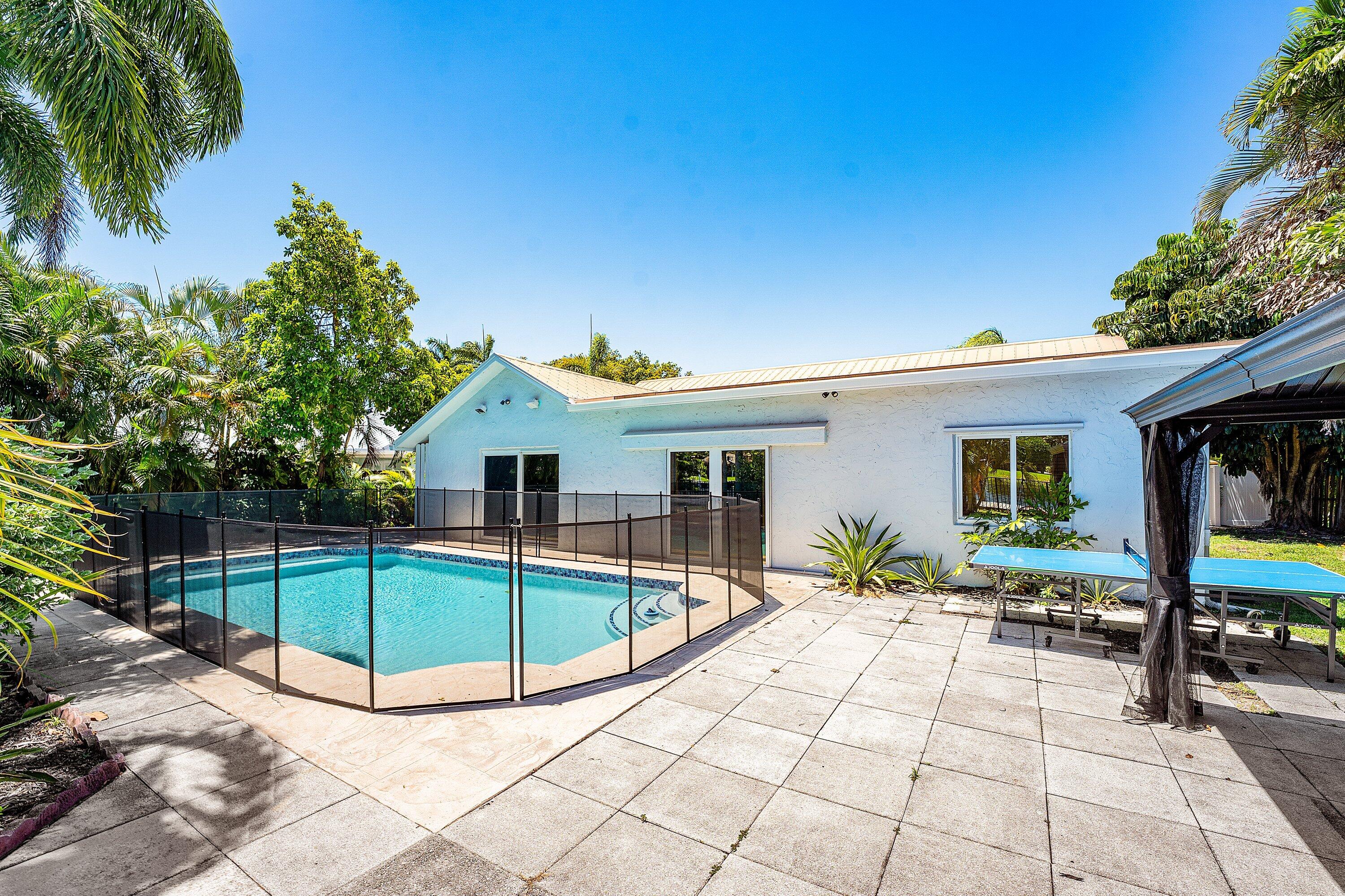 TROPIC PALMS 2 - Residential Lease
