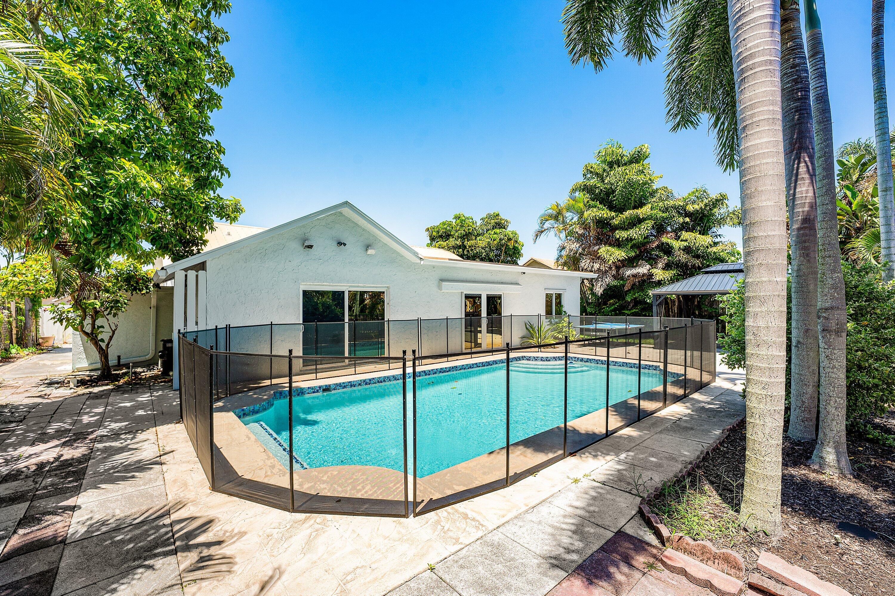 TROPIC PALMS 2 - Residential Lease