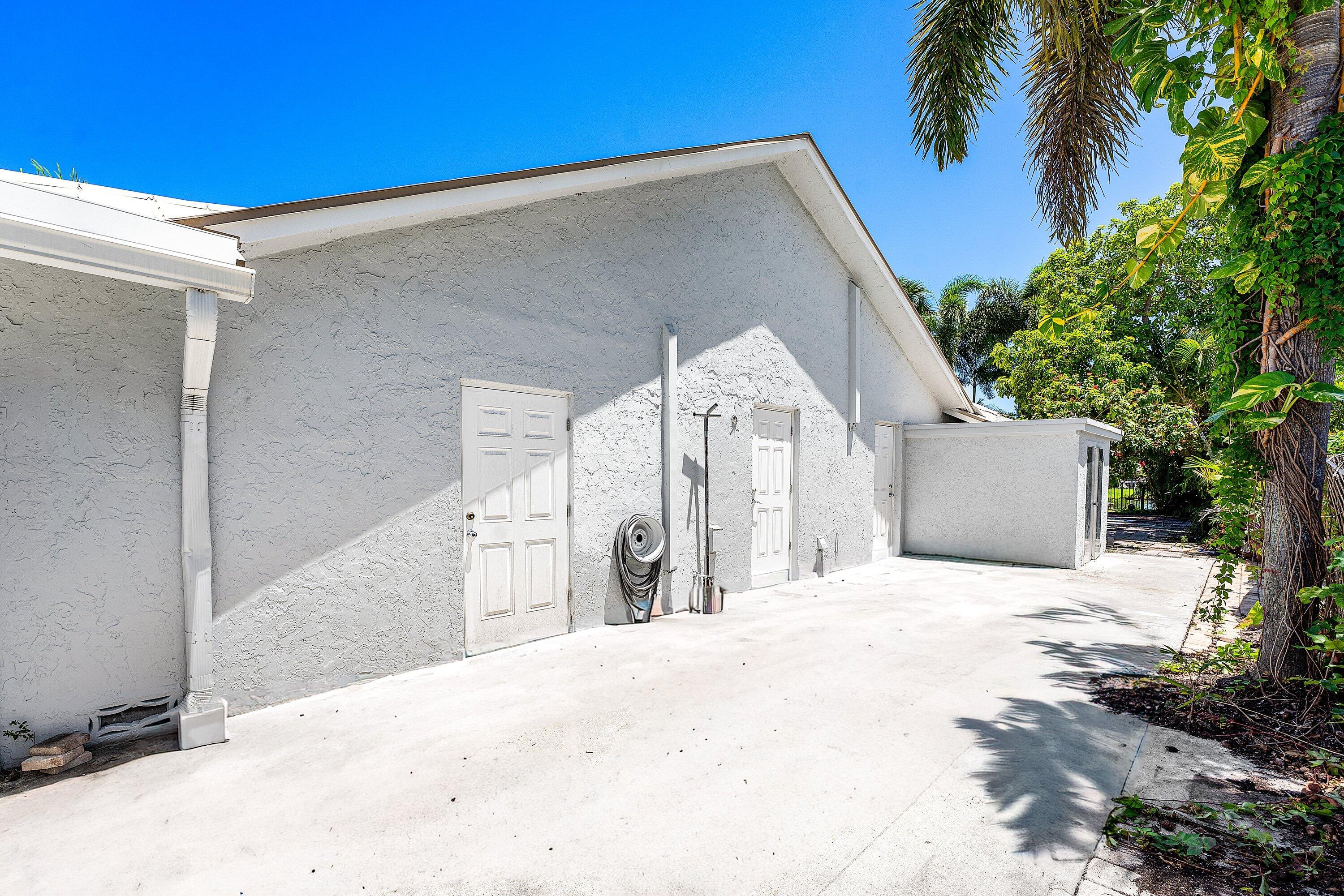 TROPIC PALMS 2 - Residential Lease
