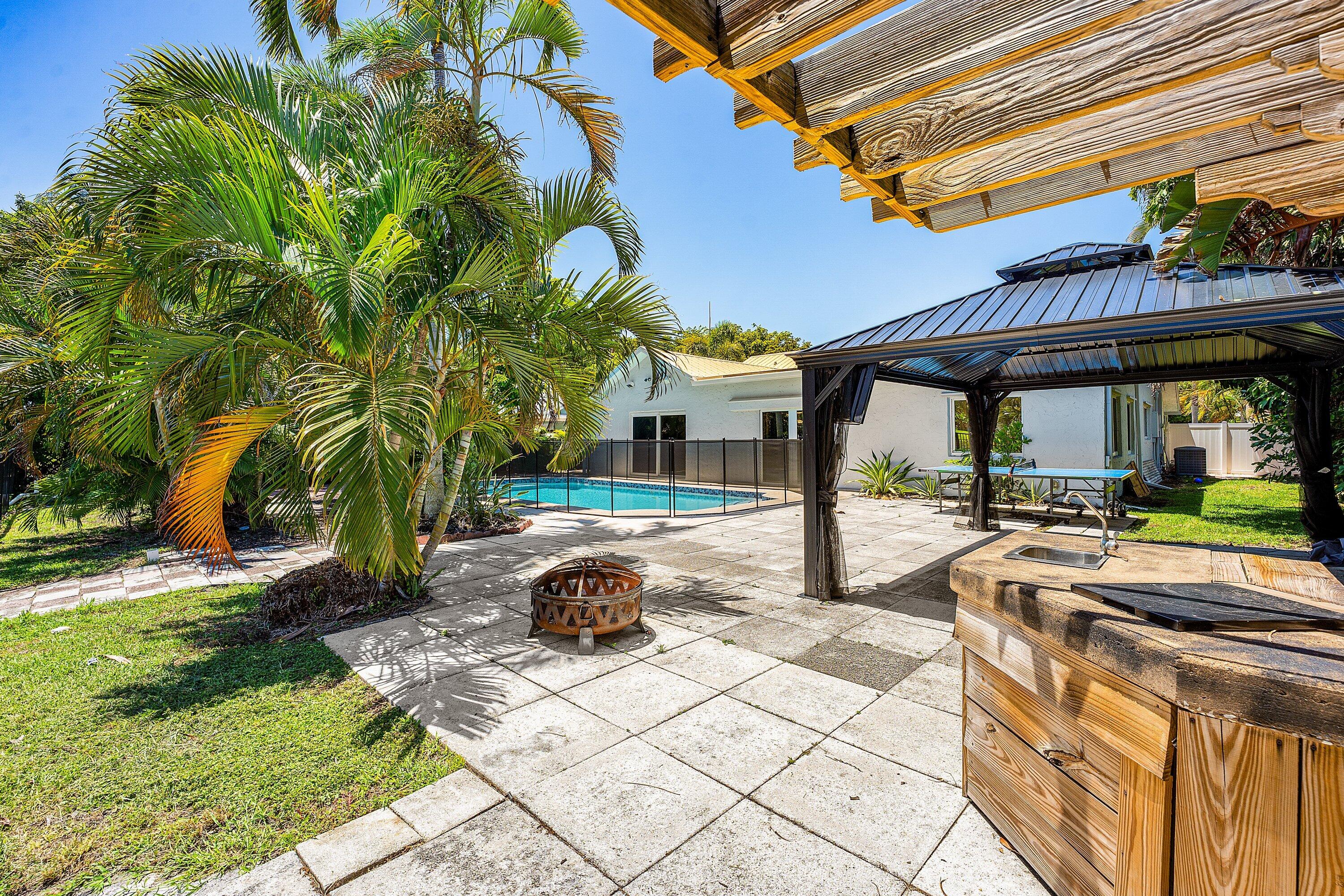 TROPIC PALMS 2 - Residential Lease