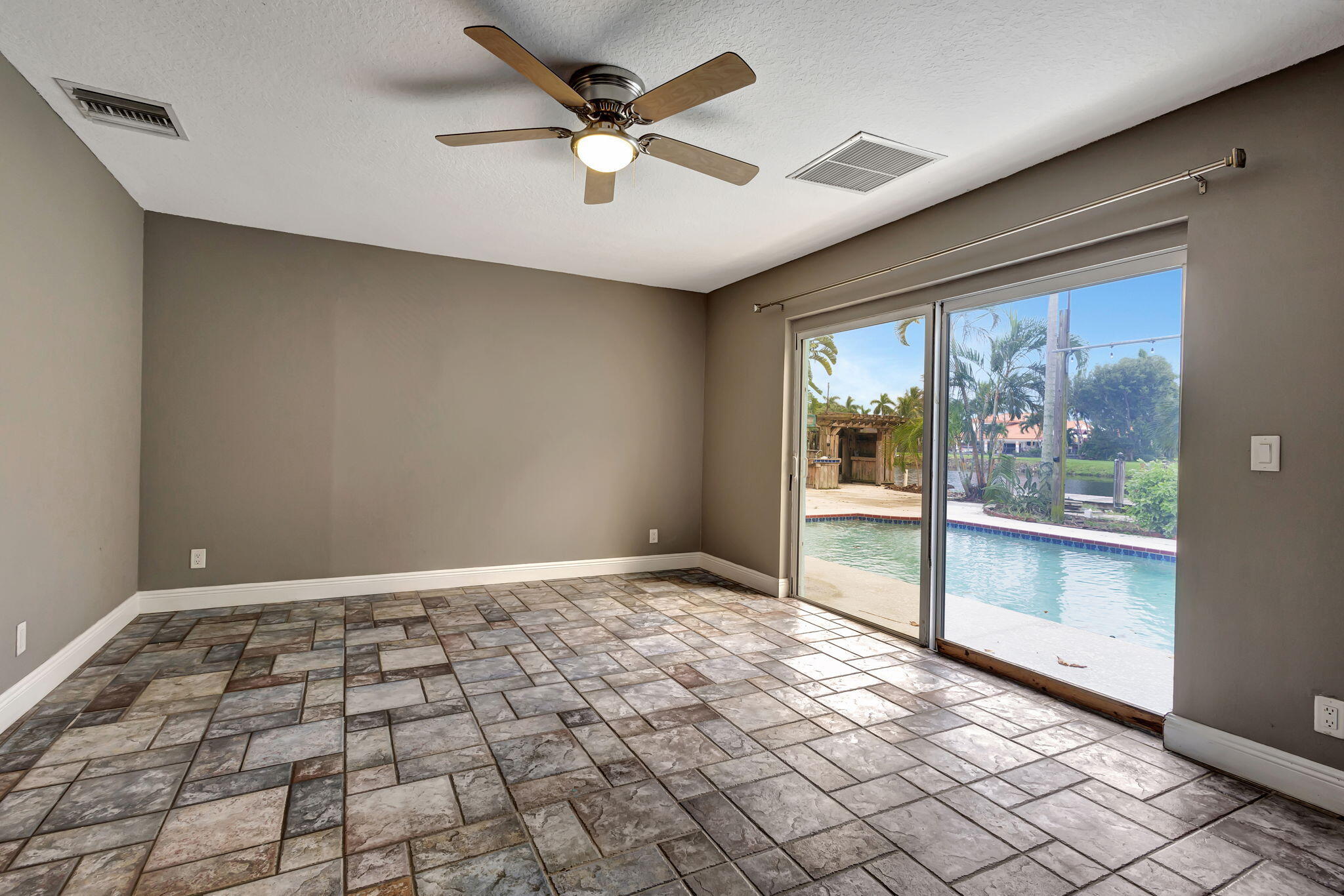 TROPIC PALMS 2 - Residential Lease